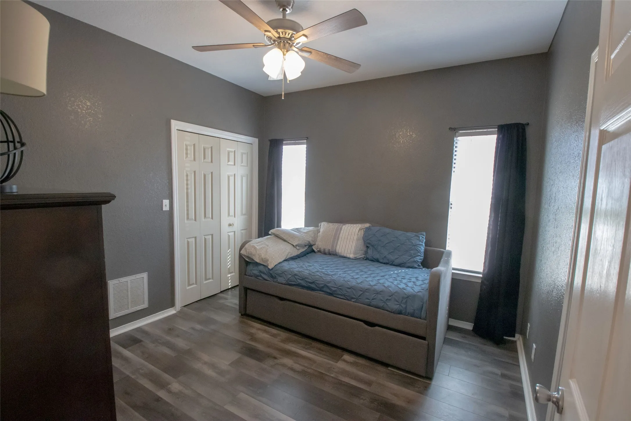 Single Family Residence For Sale in Grayson County , 514 Preston Drive, Pottsboro, Texas 75076, 4 Bedroom, 4 Bathroom, 2 Garage spaces, 3,303 Sqft, built in 1996, mls#21238315, Real Estate Agent in Pottsboro, Homes For Sale in Grayson county, Homes For Sale in Pottsboro, Realtor in Pottsboro Texas, Real Estate Brokerage Independent Realty Texas, Luminita Cordes Realtor