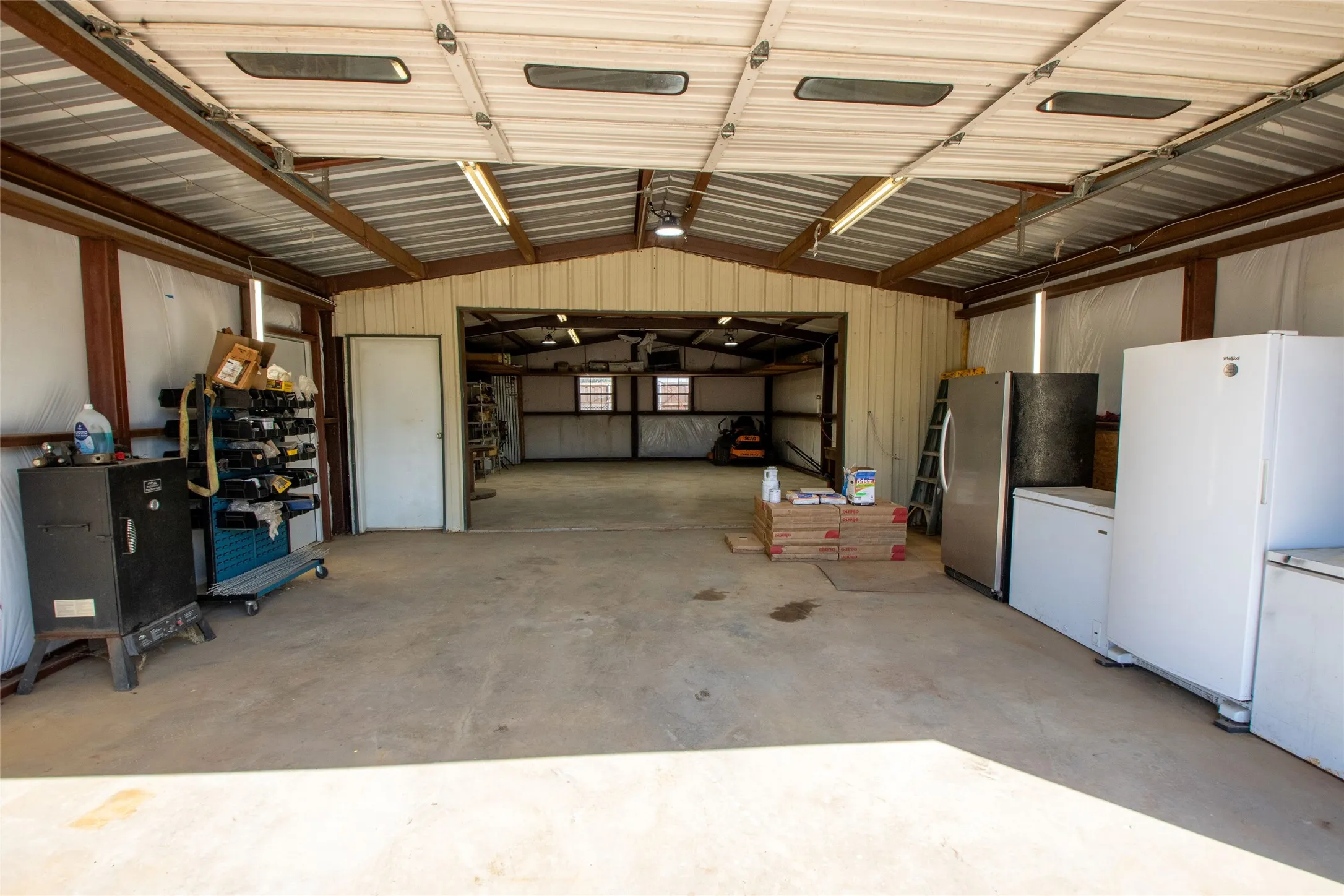 Single Family Residence For Sale in Grayson County , 514 Preston Drive, Pottsboro, Texas 75076, 4 Bedroom, 4 Bathroom, 2 Garage spaces, 3,303 Sqft, built in 1996, mls#21238315, Real Estate Agent in Pottsboro, Homes For Sale in Grayson county, Homes For Sale in Pottsboro, Realtor in Pottsboro Texas, Real Estate Brokerage Independent Realty Texas, Luminita Cordes Realtor