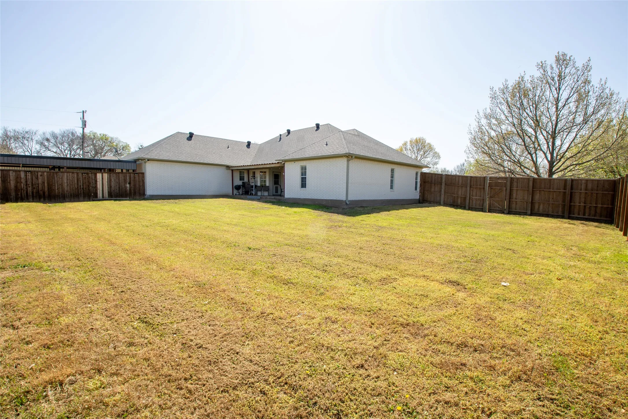 Single Family Residence For Sale in Grayson County , 514 Preston Drive, Pottsboro, Texas 75076, 4 Bedroom, 4 Bathroom, 2 Garage spaces, 3,303 Sqft, built in 1996, mls#21238315, Real Estate Agent in Pottsboro, Homes For Sale in Grayson county, Homes For Sale in Pottsboro, Realtor in Pottsboro Texas, Real Estate Brokerage Independent Realty Texas, Luminita Cordes Realtor