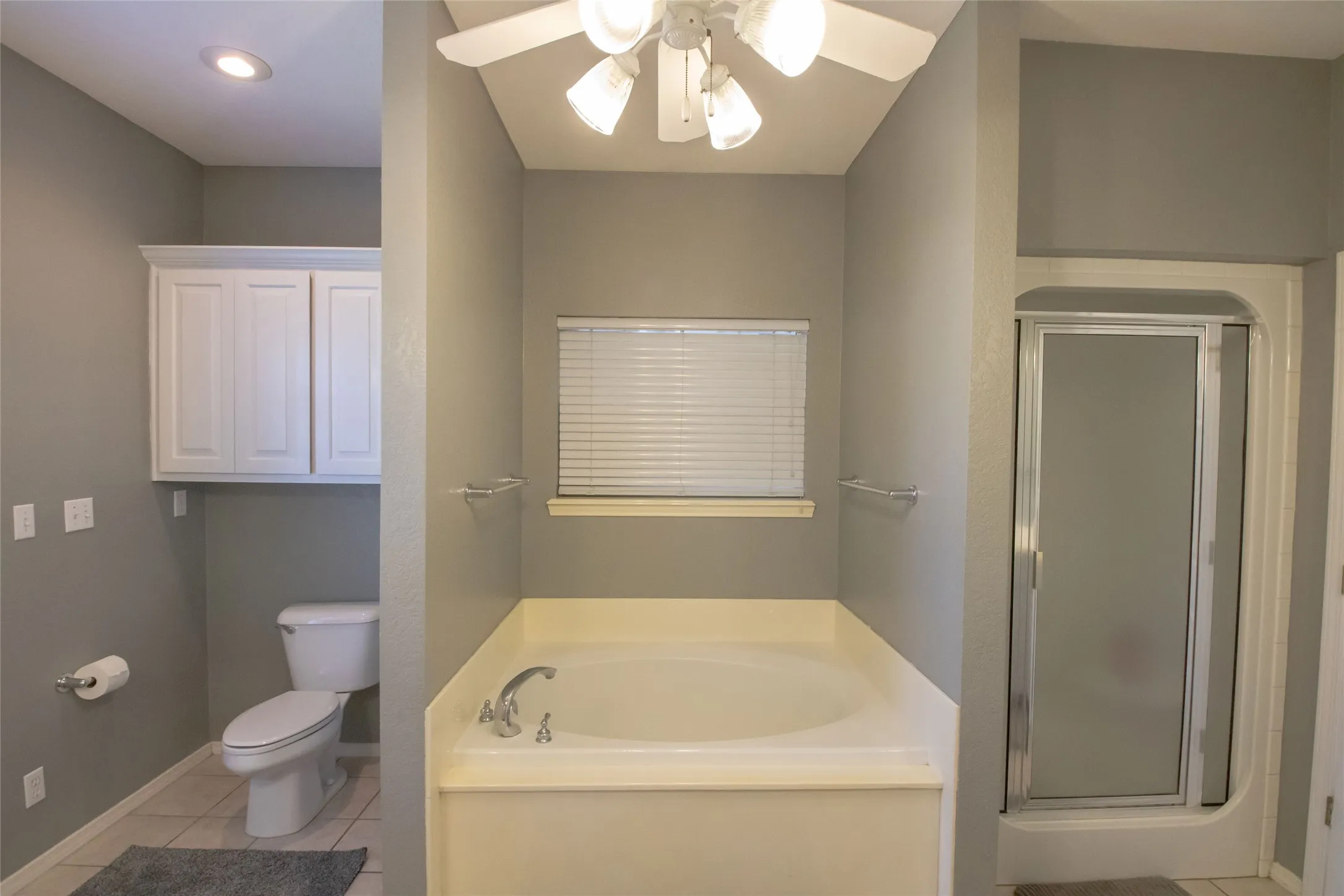 Single Family Residence For Sale in Grayson County , 514 Preston Drive, Pottsboro, Texas 75076, 4 Bedroom, 4 Bathroom, 2 Garage spaces, 3,303 Sqft, built in 1996, mls#21238315, Real Estate Agent in Pottsboro, Homes For Sale in Grayson county, Homes For Sale in Pottsboro, Realtor in Pottsboro Texas, Real Estate Brokerage Independent Realty Texas, Luminita Cordes Realtor