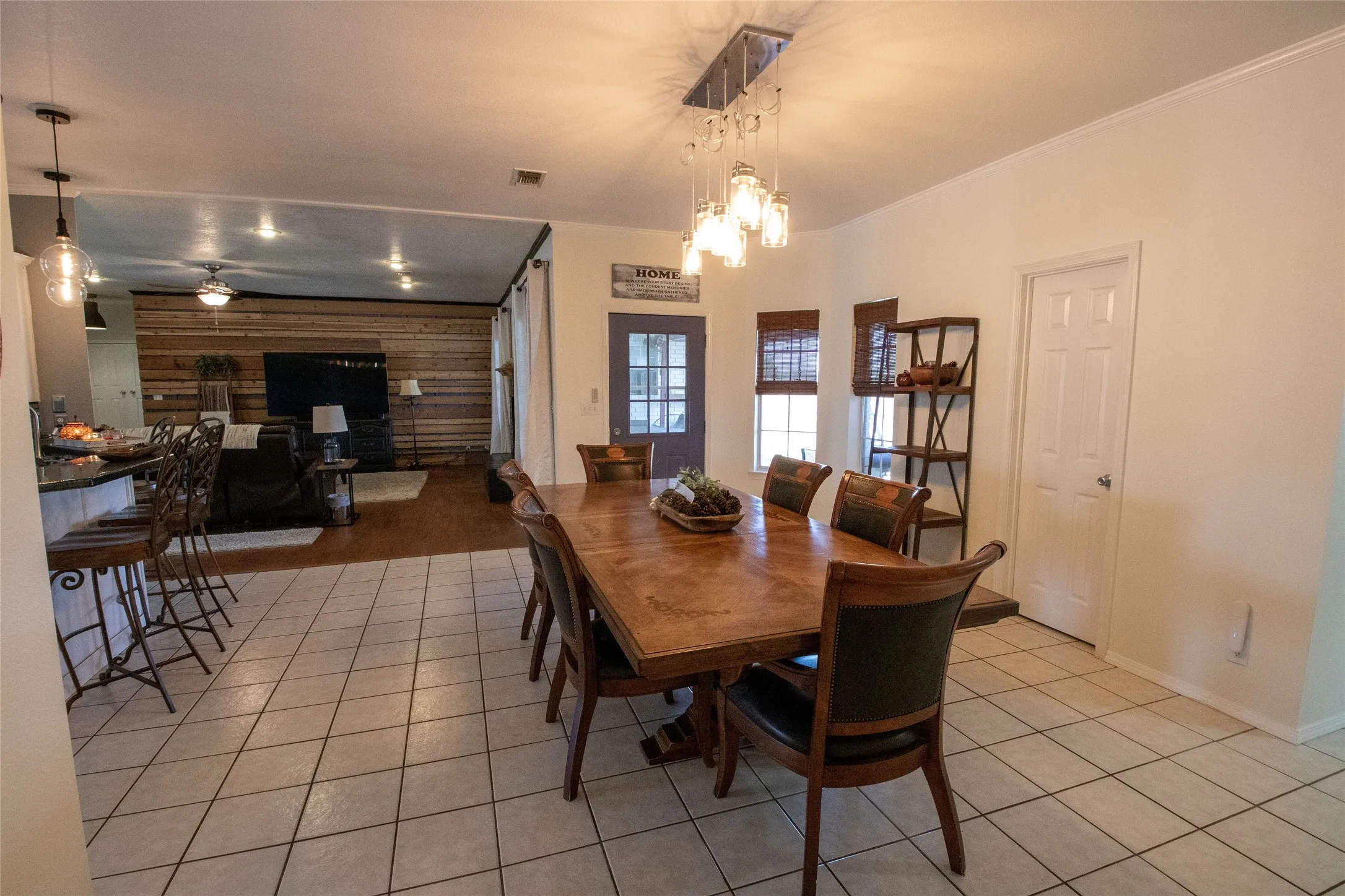 Single Family Residence For Sale in Grayson County , 514 Preston Drive, Pottsboro, Texas 75076, 4 Bedroom, 4 Bathroom, 2 Garage spaces, 3,303 Sqft, built in 1996, mls#21238315, Real Estate Agent in Pottsboro, Homes For Sale in Grayson county, Homes For Sale in Pottsboro, Realtor in Pottsboro Texas, Real Estate Brokerage Independent Realty Texas, Luminita Cordes Realtor