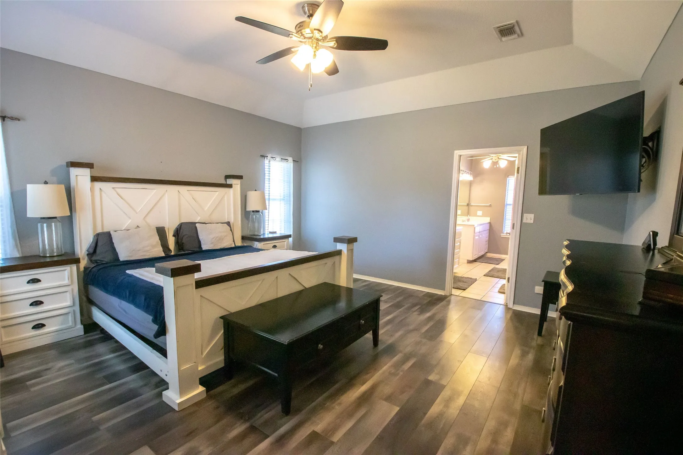 Single Family Residence For Sale in Grayson County , 514 Preston Drive, Pottsboro, Texas 75076, 4 Bedroom, 4 Bathroom, 2 Garage spaces, 3,303 Sqft, built in 1996, mls#21238315, Real Estate Agent in Pottsboro, Homes For Sale in Grayson county, Homes For Sale in Pottsboro, Realtor in Pottsboro Texas, Real Estate Brokerage Independent Realty Texas, Luminita Cordes Realtor