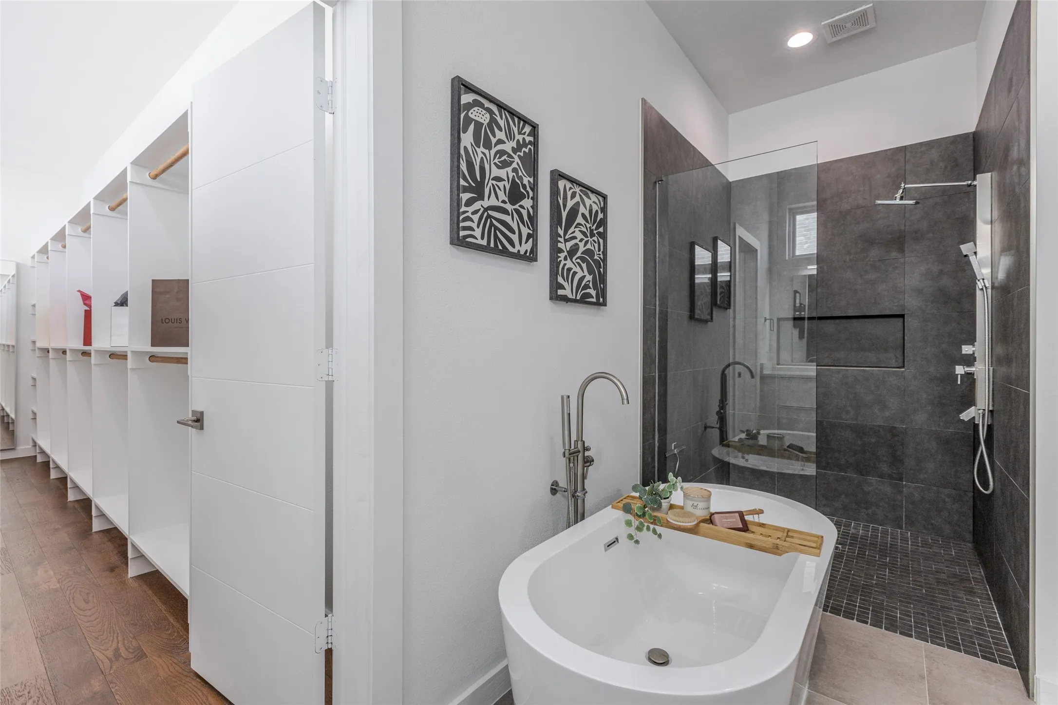 Single Family Residence For Sale in Collin County , 9742 Sunset Drive, Frisco, Texas 75033, 4 Bedroom, 3 Bathroom, 2 Garage spaces, 2,427 Sqft, built in 2021, Preowned, mls#21230305, Real Estate Agent in Frisco, Homes For Sale in Collin county, Homes For Sale in Frisco, Realtor in Frisco Texas, Real Estate Brokerage Independent Realty Texas, Luminita Cordes Realtor