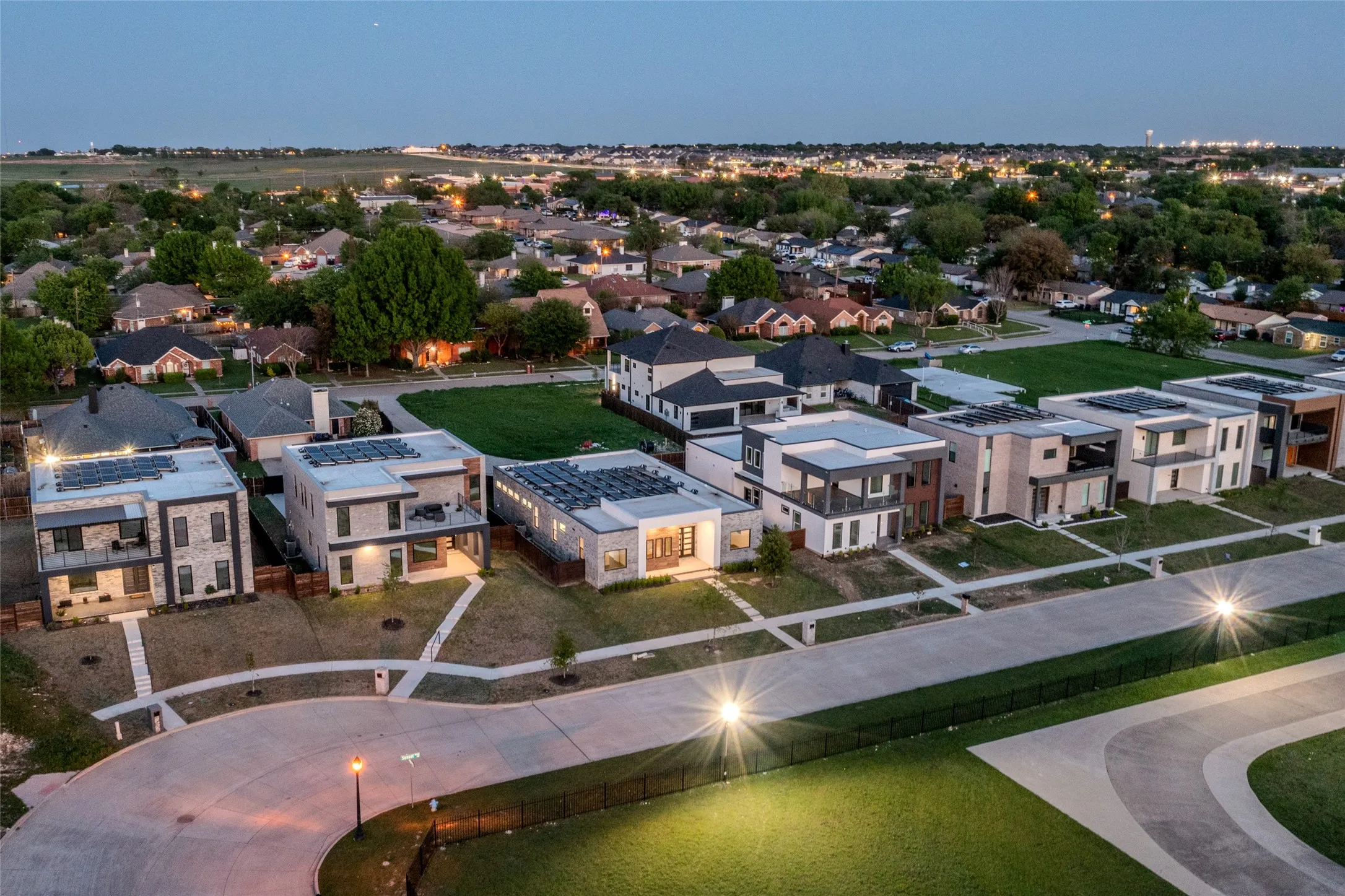 Single Family Residence For Sale in Collin County , 9742 Sunset Drive, Frisco, Texas 75033, 4 Bedroom, 3 Bathroom, 2 Garage spaces, 2,427 Sqft, built in 2021, Preowned, mls#21230305, Real Estate Agent in Frisco, Homes For Sale in Collin county, Homes For Sale in Frisco, Realtor in Frisco Texas, Real Estate Brokerage Independent Realty Texas, Luminita Cordes Realtor
