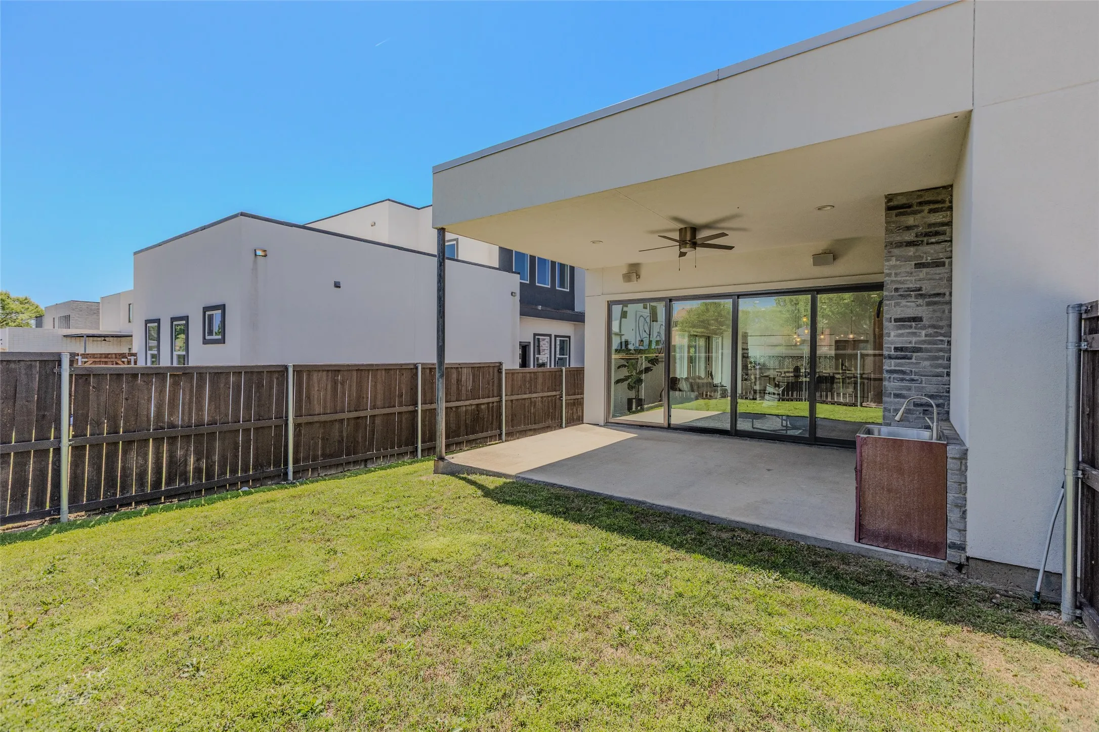 Single Family Residence For Sale in Collin County , 9742 Sunset Drive, Frisco, Texas 75033, 4 Bedroom, 3 Bathroom, 2 Garage spaces, 2,427 Sqft, built in 2021, Preowned, mls#21230305, Real Estate Agent in Frisco, Homes For Sale in Collin county, Homes For Sale in Frisco, Realtor in Frisco Texas, Real Estate Brokerage Independent Realty Texas, Luminita Cordes Realtor