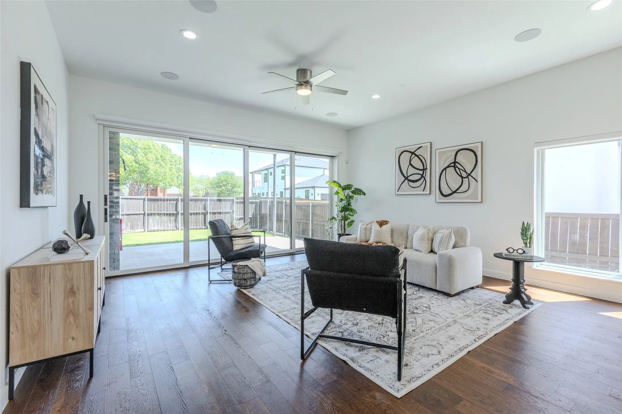 Single Family Residence For Sale in Collin County , 9742 Sunset Drive, Frisco, Texas 75033, 4 Bedroom, 3 Bathroom, 2 Garage spaces, 2,427 Sqft, built in 2021, Preowned, mls#21230305, Real Estate Agent in Frisco, Homes For Sale in Collin county, Homes For Sale in Frisco, Realtor in Frisco Texas, Real Estate Brokerage Independent Realty Texas, Luminita Cordes Realtor