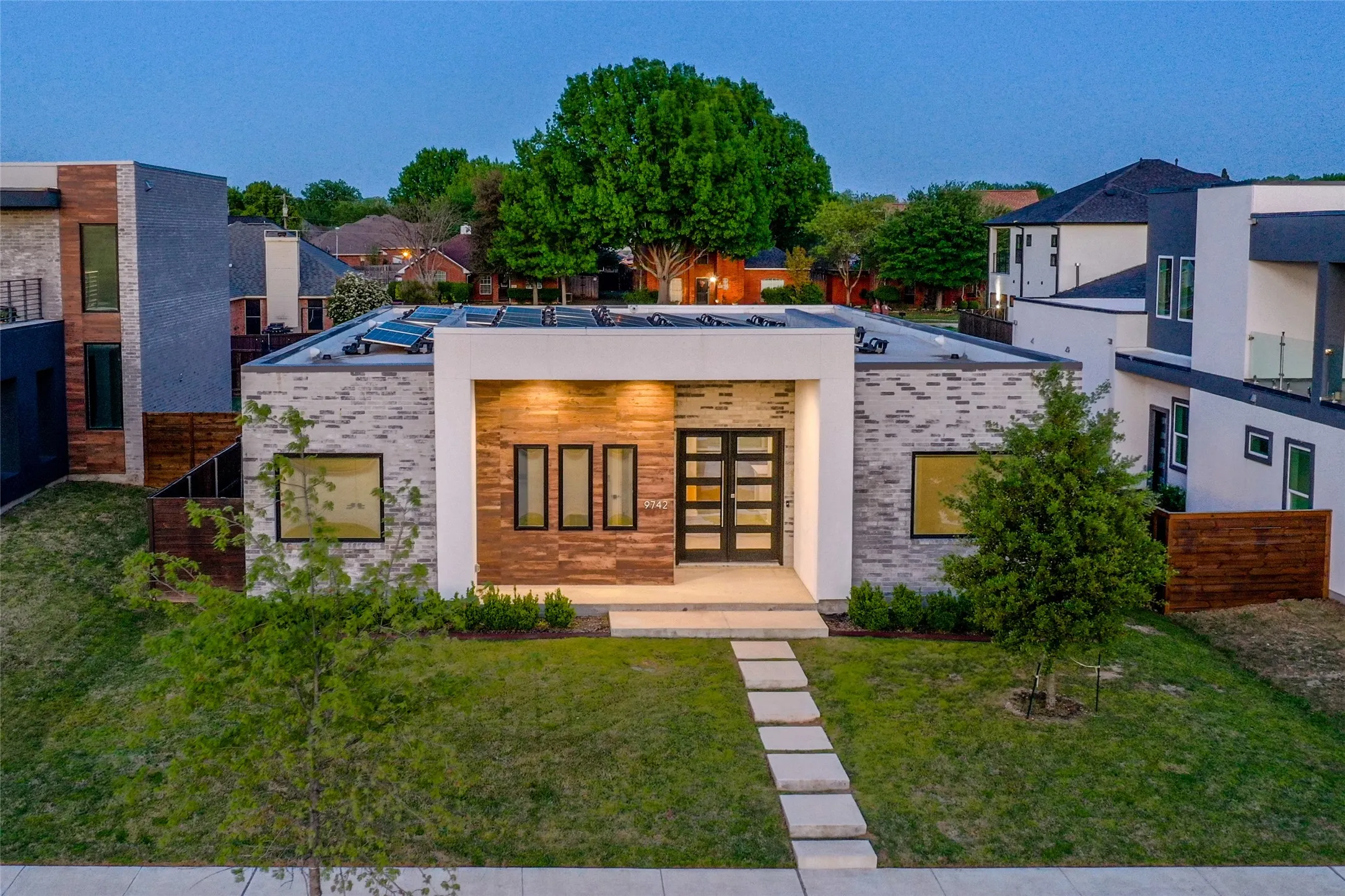 Single Family Residence For Sale in Collin County , 9742 Sunset Drive, Frisco, Texas 75033, 4 Bedroom, 3 Bathroom, 2 Garage spaces, 2,427 Sqft, built in 2021, Preowned, mls#21230305, Real Estate Agent in Frisco, Homes For Sale in Collin county, Homes For Sale in Frisco, Realtor in Frisco Texas, Real Estate Brokerage Independent Realty Texas, Luminita Cordes Realtor