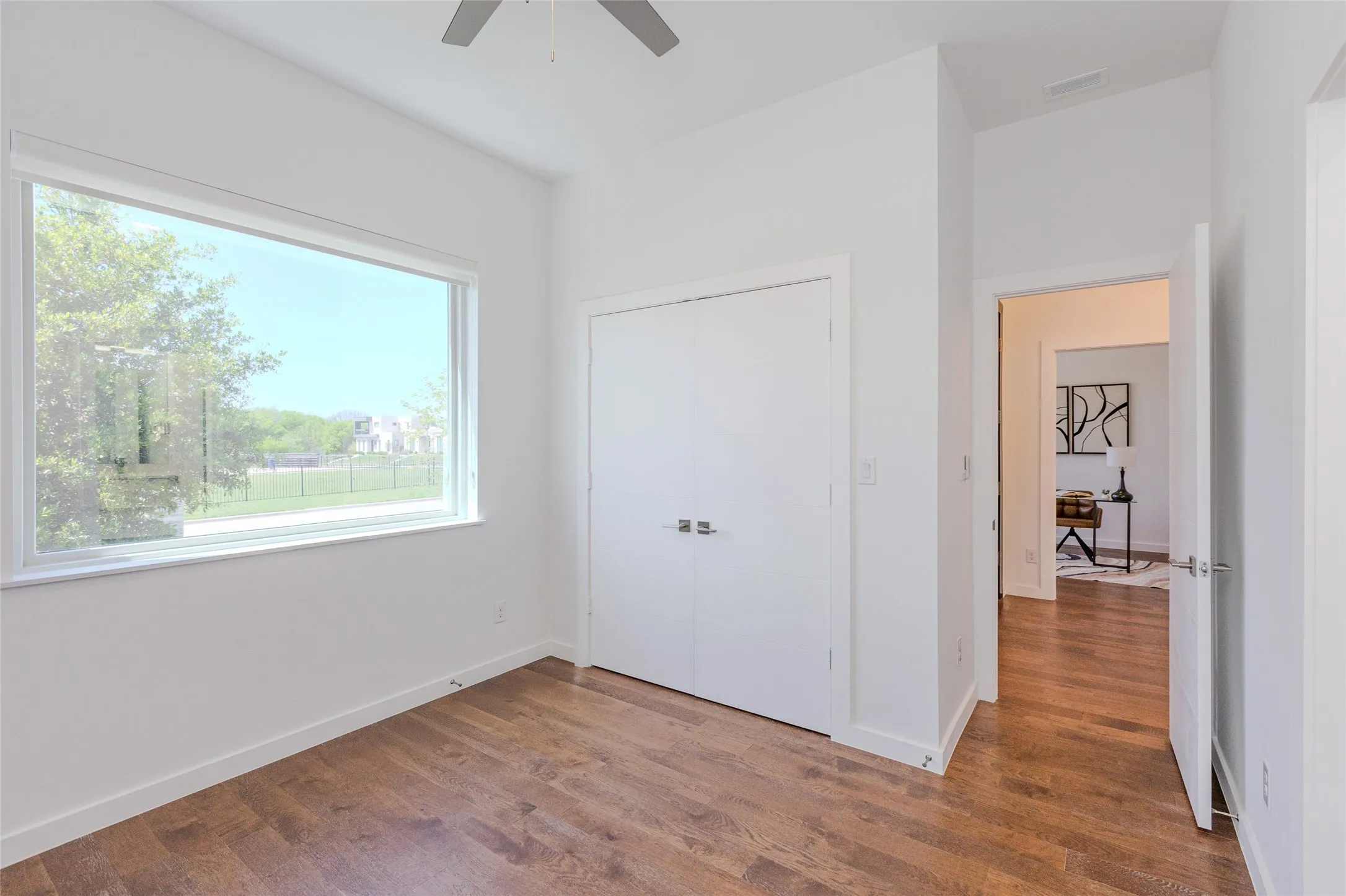 Single Family Residence For Sale in Collin County , 9742 Sunset Drive, Frisco, Texas 75033, 4 Bedroom, 3 Bathroom, 2 Garage spaces, 2,427 Sqft, built in 2021, Preowned, mls#21230305, Real Estate Agent in Frisco, Homes For Sale in Collin county, Homes For Sale in Frisco, Realtor in Frisco Texas, Real Estate Brokerage Independent Realty Texas, Luminita Cordes Realtor