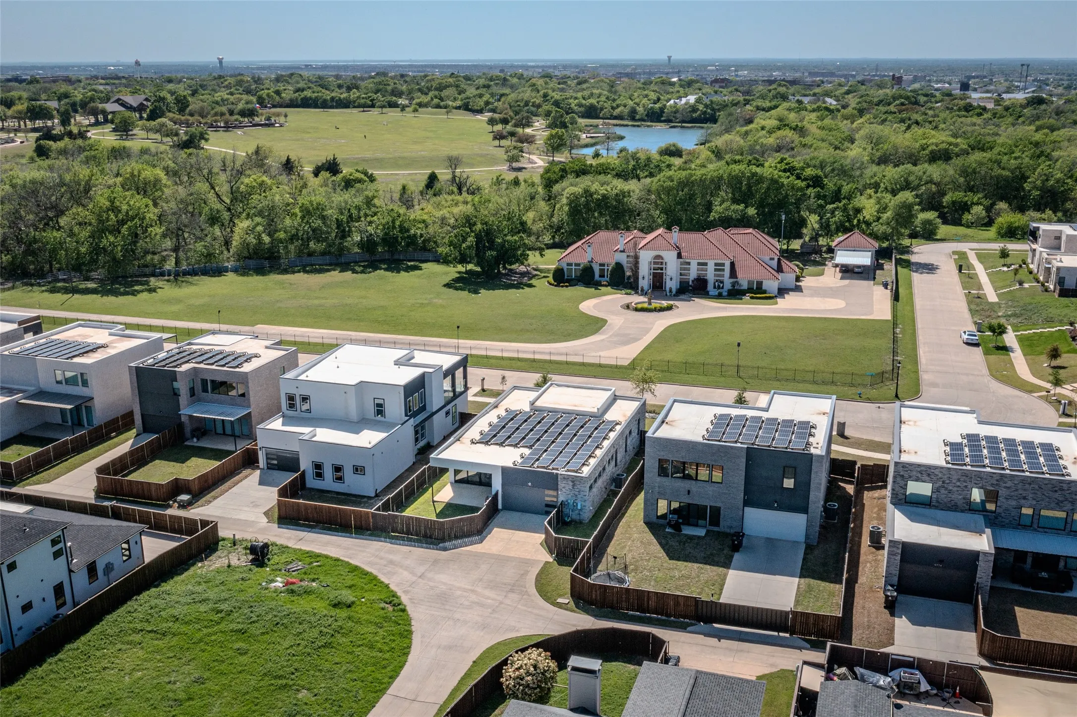 Single Family Residence For Sale in Collin County , 9742 Sunset Drive, Frisco, Texas 75033, 4 Bedroom, 3 Bathroom, 2 Garage spaces, 2,427 Sqft, built in 2021, Preowned, mls#21230305, Real Estate Agent in Frisco, Homes For Sale in Collin county, Homes For Sale in Frisco, Realtor in Frisco Texas, Real Estate Brokerage Independent Realty Texas, Luminita Cordes Realtor