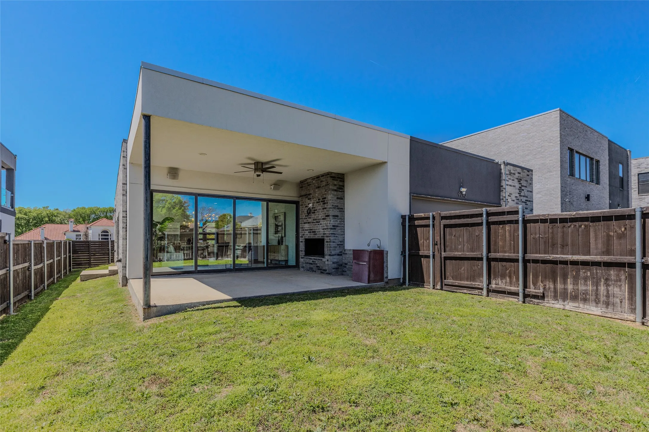 Single Family Residence For Sale in Collin County , 9742 Sunset Drive, Frisco, Texas 75033, 4 Bedroom, 3 Bathroom, 2 Garage spaces, 2,427 Sqft, built in 2021, Preowned, mls#21230305, Real Estate Agent in Frisco, Homes For Sale in Collin county, Homes For Sale in Frisco, Realtor in Frisco Texas, Real Estate Brokerage Independent Realty Texas, Luminita Cordes Realtor