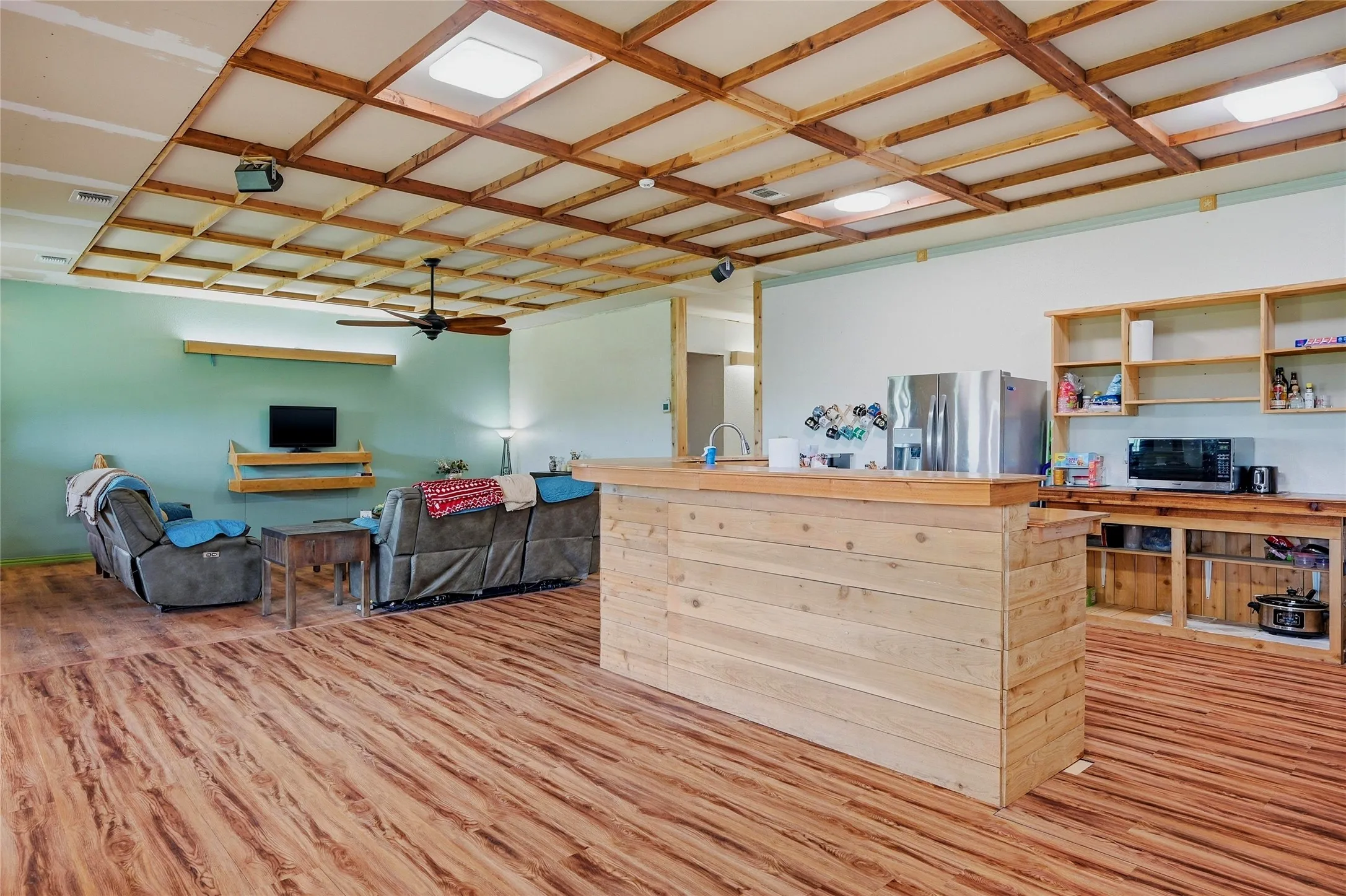 Single Family Residence For Sale in Grayson County , 1464 Keyes Road, Sherman, Texas 75092, 3 Bedroom, 2 Bathroom, Garage spaces, 2,400 Sqft, built in 2015, mls#21237386, Real Estate Agent in Sherman, Homes For Sale in Grayson county, Homes For Sale in Sherman, Realtor in Sherman Texas, Real Estate Brokerage Independent Realty Texas, Luminita Cordes Realtor