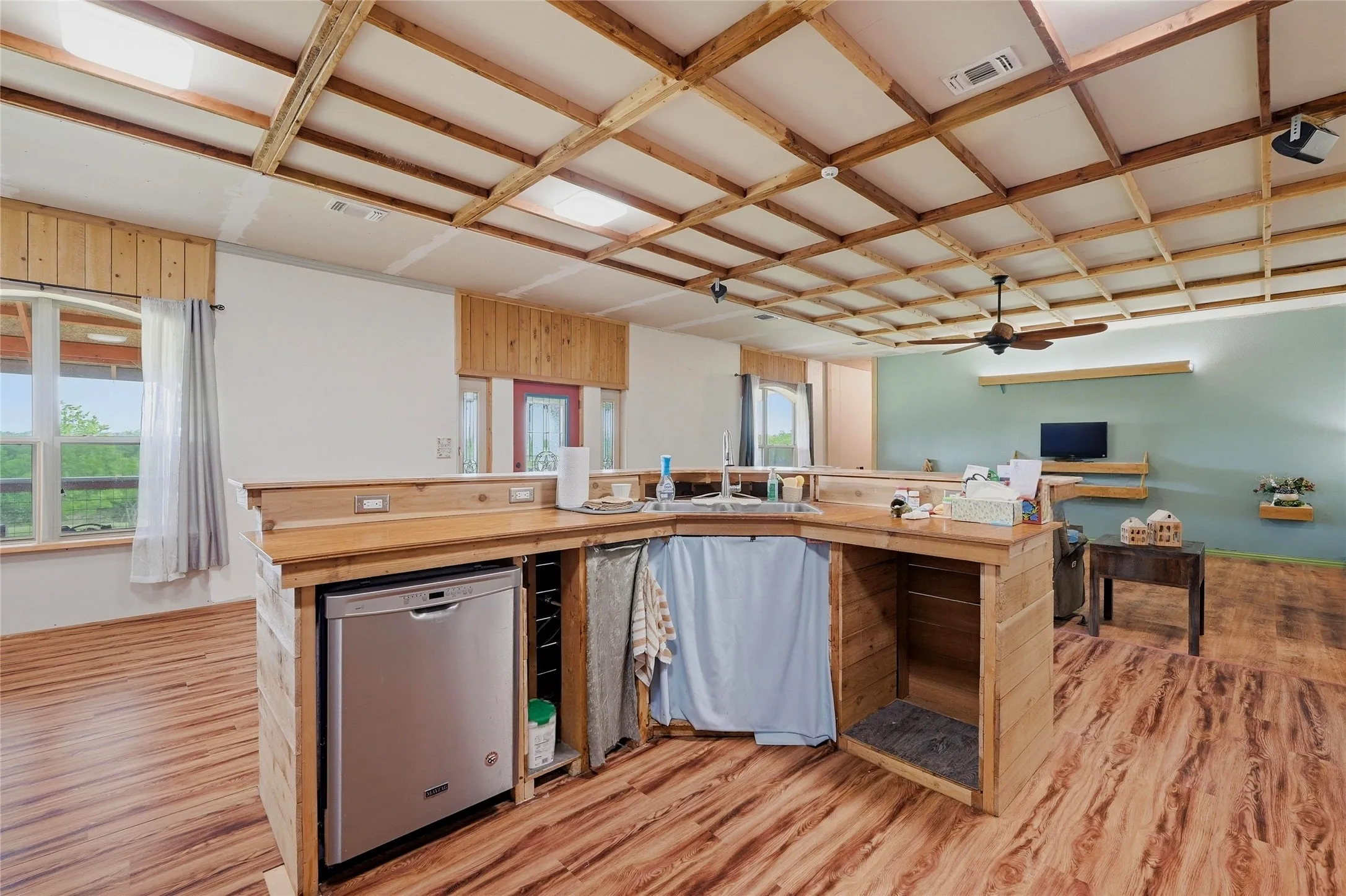 Single Family Residence For Sale in Grayson County , 1464 Keyes Road, Sherman, Texas 75092, 3 Bedroom, 2 Bathroom, Garage spaces, 2,400 Sqft, built in 2015, mls#21237386, Real Estate Agent in Sherman, Homes For Sale in Grayson county, Homes For Sale in Sherman, Realtor in Sherman Texas, Real Estate Brokerage Independent Realty Texas, Luminita Cordes Realtor