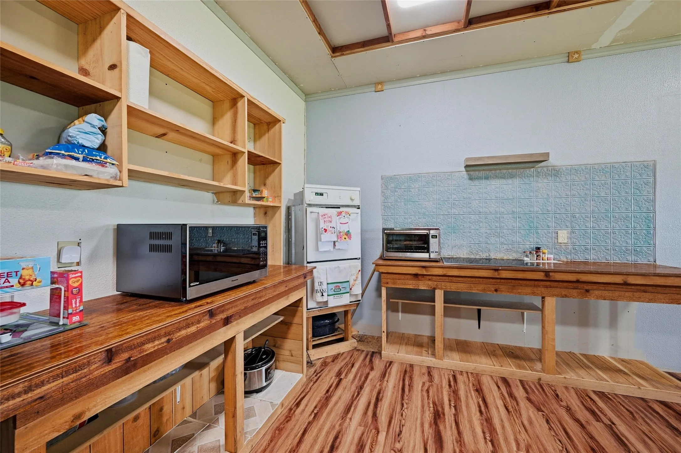 Single Family Residence For Sale in Grayson County , 1464 Keyes Road, Sherman, Texas 75092, 3 Bedroom, 2 Bathroom, Garage spaces, 2,400 Sqft, built in 2015, mls#21237386, Real Estate Agent in Sherman, Homes For Sale in Grayson county, Homes For Sale in Sherman, Realtor in Sherman Texas, Real Estate Brokerage Independent Realty Texas, Luminita Cordes Realtor