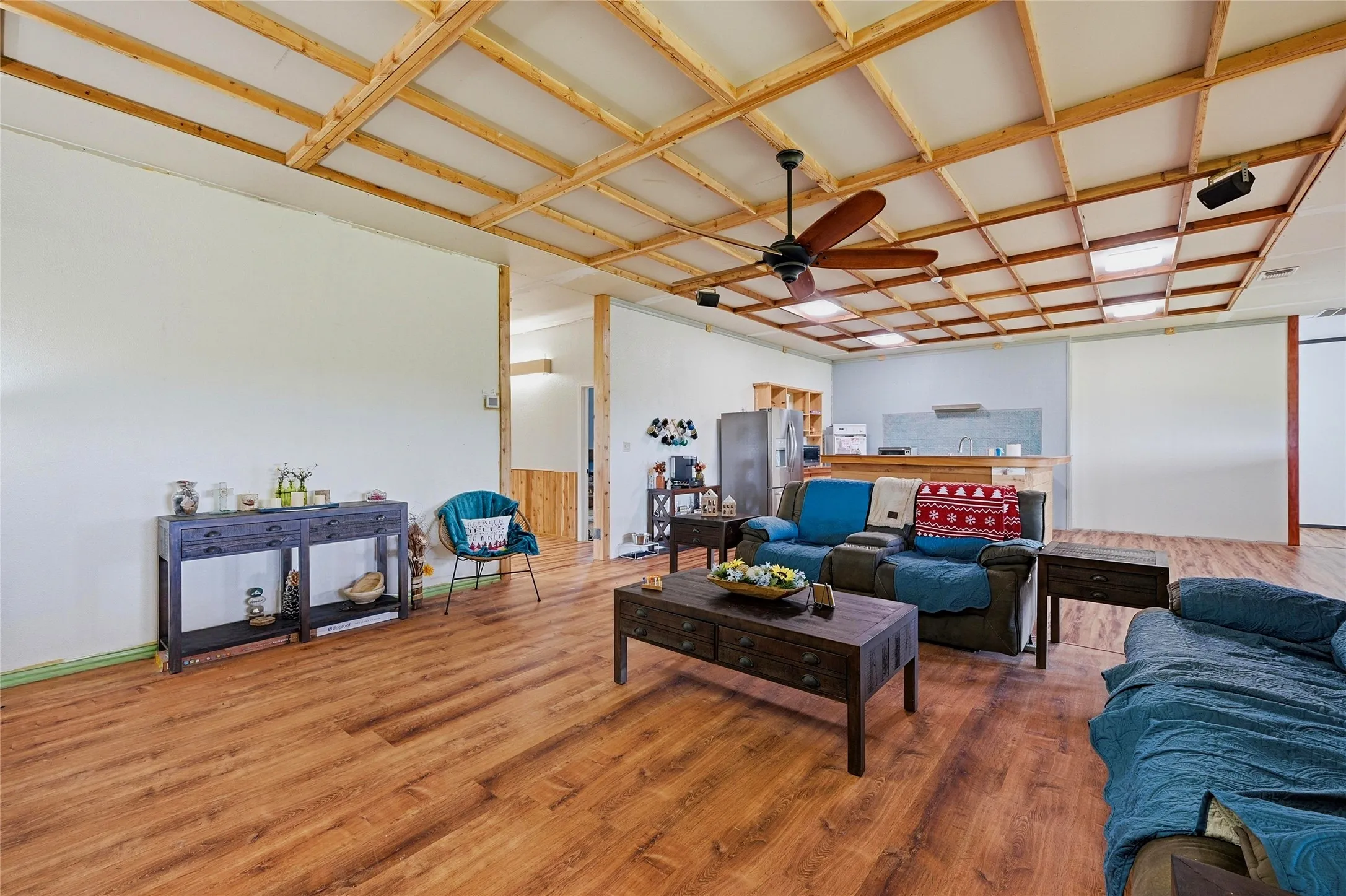 Single Family Residence For Sale in Grayson County , 1464 Keyes Road, Sherman, Texas 75092, 3 Bedroom, 2 Bathroom, Garage spaces, 2,400 Sqft, built in 2015, mls#21237386, Real Estate Agent in Sherman, Homes For Sale in Grayson county, Homes For Sale in Sherman, Realtor in Sherman Texas, Real Estate Brokerage Independent Realty Texas, Luminita Cordes Realtor