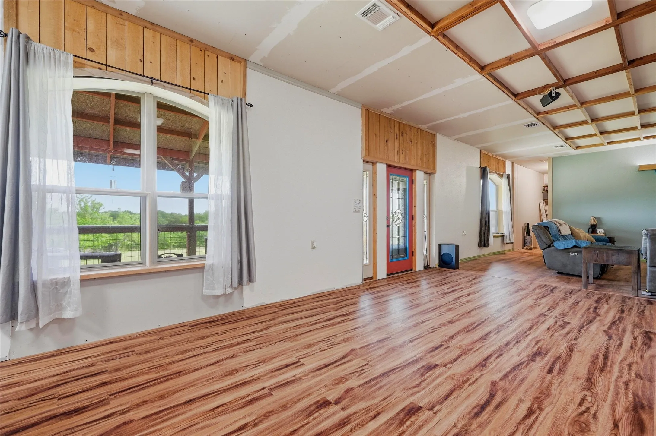 Single Family Residence For Sale in Grayson County , 1464 Keyes Road, Sherman, Texas 75092, 3 Bedroom, 2 Bathroom, Garage spaces, 2,400 Sqft, built in 2015, mls#21237386, Real Estate Agent in Sherman, Homes For Sale in Grayson county, Homes For Sale in Sherman, Realtor in Sherman Texas, Real Estate Brokerage Independent Realty Texas, Luminita Cordes Realtor