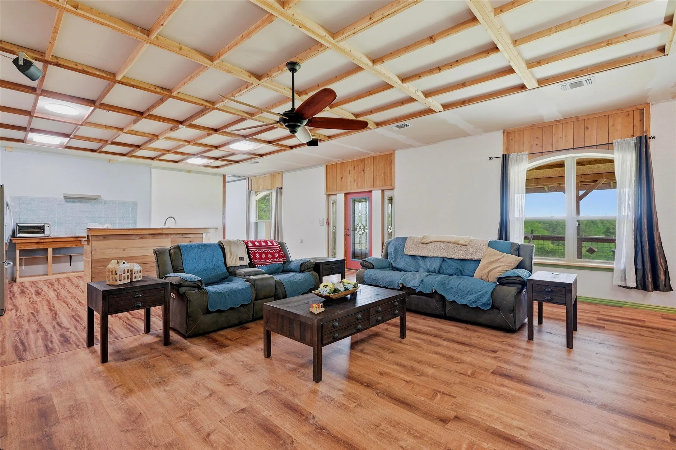 Single Family Residence For Sale in Grayson County , 1464 Keyes Road, Sherman, Texas 75092, 3 Bedroom, 2 Bathroom, Garage spaces, 2,400 Sqft, built in 2015, mls#21237386, Real Estate Agent in Sherman, Homes For Sale in Grayson county, Homes For Sale in Sherman, Realtor in Sherman Texas, Real Estate Brokerage Independent Realty Texas, Luminita Cordes Realtor