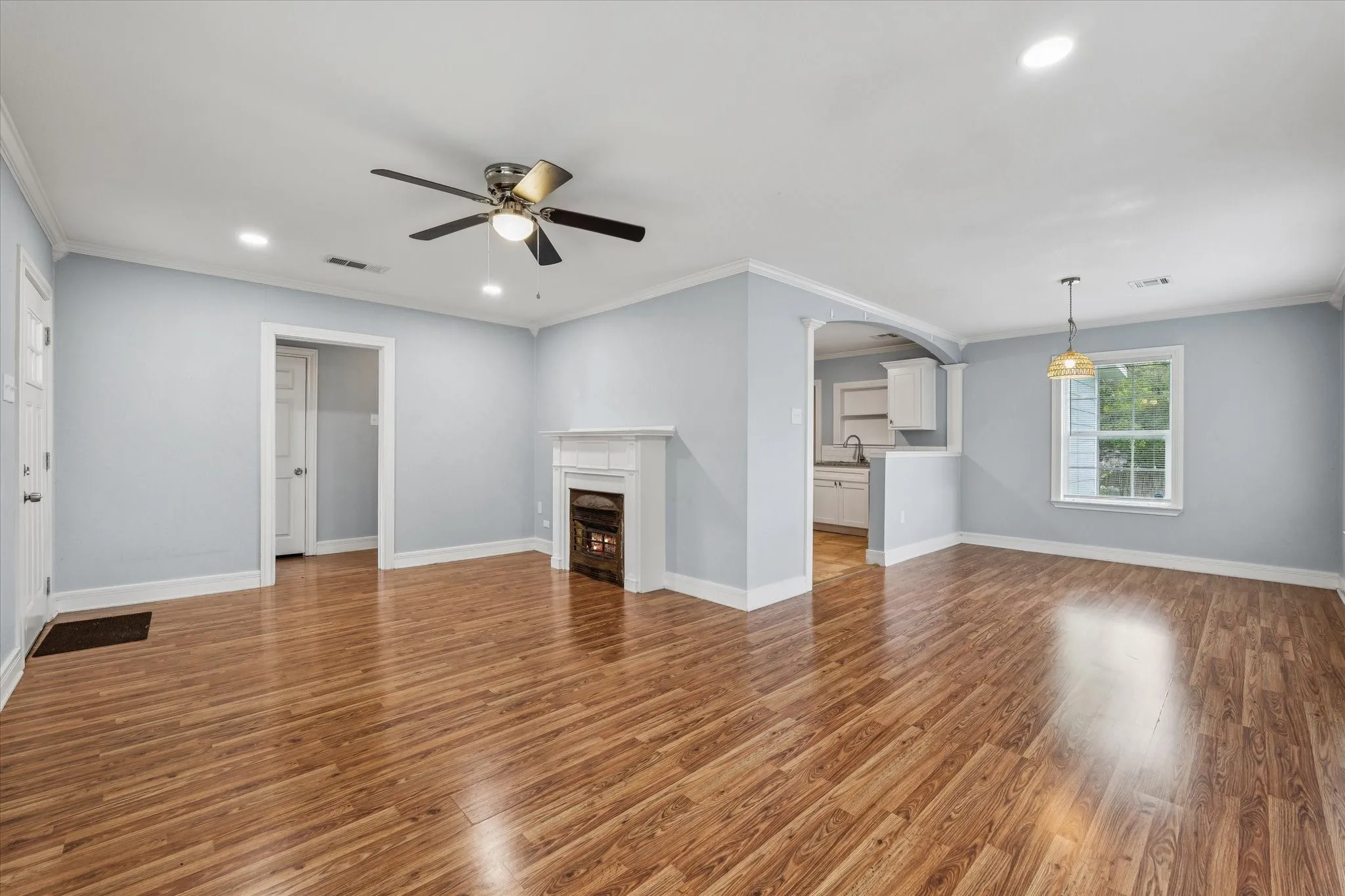 Single Family Residence For Sale in Mc Lennan County , 2603 Trice Avenue, Waco, Texas 76707, 2 Bedroom, 1 Bathroom, Garage spaces, 996 Sqft, built in 1942, mls#21238281, Real Estate Agent in Waco, Homes For Sale in Mc Lennan county, Homes For Sale in Waco, Realtor in Waco Texas, Real Estate Brokerage Independent Realty Texas, Luminita Cordes Realtor