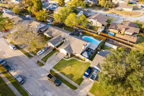 Single Family Residence For Sale in Dallas County , 813 Via Avenida, Mesquite, Texas 75150, 4 Bedroom, 4 Bathroom, 1 Garage spaces, 1,696 Sqft, built in 1973, Preowned, mls#21227737, Real Estate Agent in Mesquite, Homes For Sale in Dallas county, Homes For Sale in Mesquite, Realtor in Mesquite Texas, Real Estate Brokerage Independent Realty Texas, Luminita Cordes Realtor