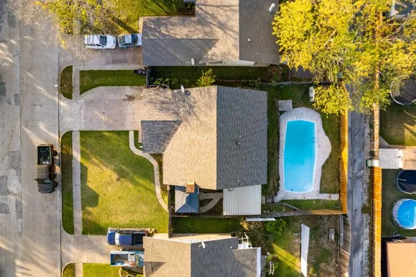 Bird's eye view of a pool area