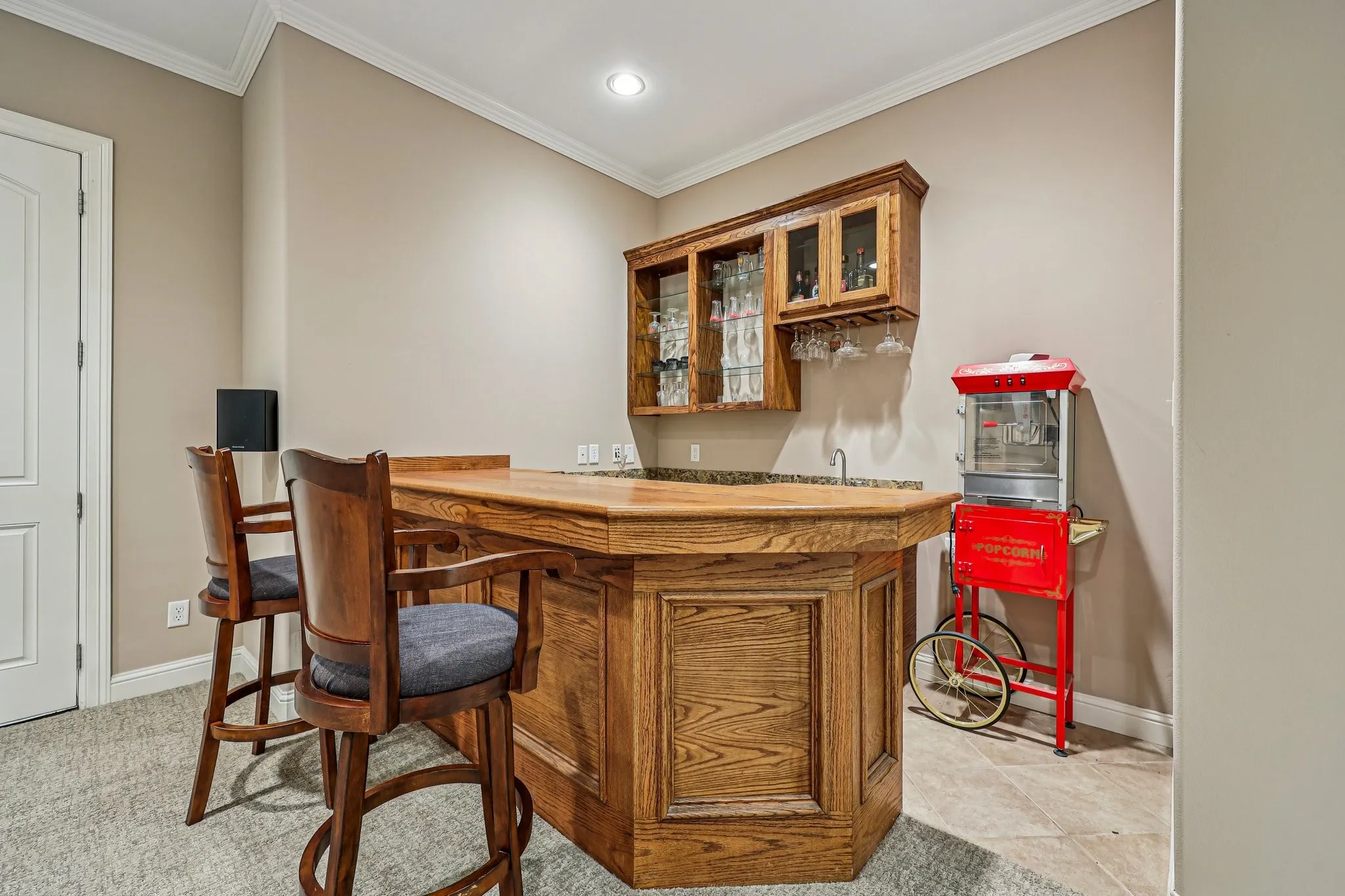 Single Family Residence For Sale in Rockwall County , 711 Ridgeview Drive, Rockwall, Texas 75087, 4 Bedroom, 4 Bathroom, 3 Garage spaces, 4,387 Sqft, built in 2008, Preowned, mls#21238945, Real Estate Agent in Rockwall, Homes For Sale in Rockwall county, Homes For Sale in Rockwall, Realtor in Rockwall Texas, Real Estate Brokerage Independent Realty Texas, Luminita Cordes Realtor