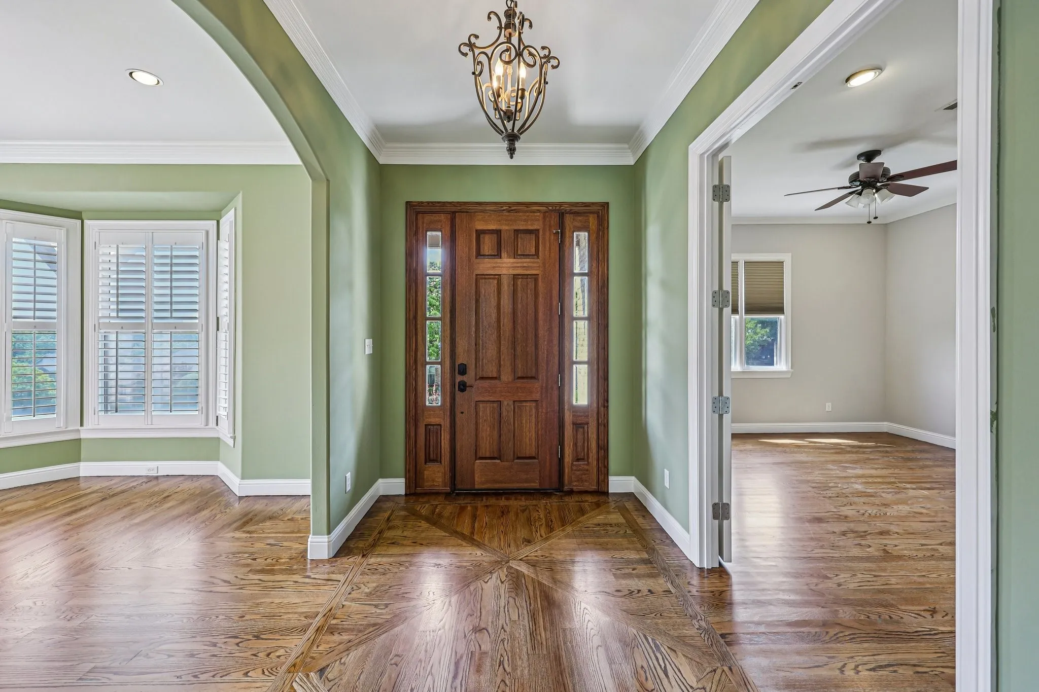 Single Family Residence For Sale in Rockwall County , 711 Ridgeview Drive, Rockwall, Texas 75087, 4 Bedroom, 4 Bathroom, 3 Garage spaces, 4,387 Sqft, built in 2008, Preowned, mls#21238945, Real Estate Agent in Rockwall, Homes For Sale in Rockwall county, Homes For Sale in Rockwall, Realtor in Rockwall Texas, Real Estate Brokerage Independent Realty Texas, Luminita Cordes Realtor