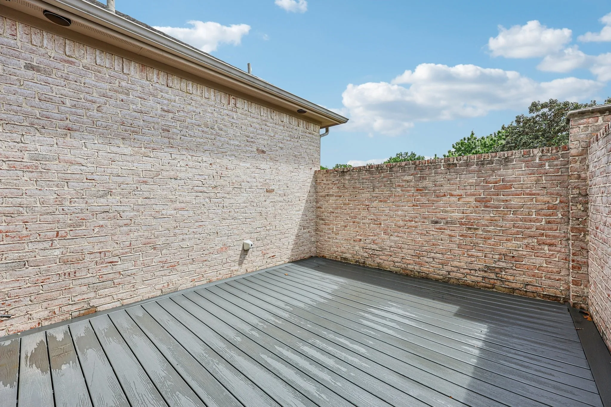 Single Family Residence For Sale in Rockwall County , 711 Ridgeview Drive, Rockwall, Texas 75087, 4 Bedroom, 4 Bathroom, 3 Garage spaces, 4,387 Sqft, built in 2008, Preowned, mls#21238945, Real Estate Agent in Rockwall, Homes For Sale in Rockwall county, Homes For Sale in Rockwall, Realtor in Rockwall Texas, Real Estate Brokerage Independent Realty Texas, Luminita Cordes Realtor