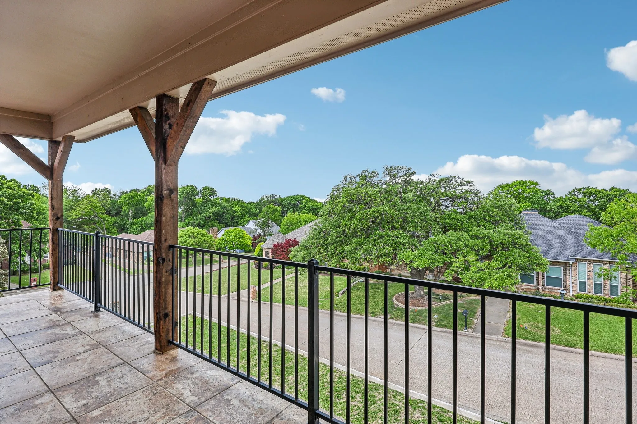 Single Family Residence For Sale in Rockwall County , 711 Ridgeview Drive, Rockwall, Texas 75087, 4 Bedroom, 4 Bathroom, 3 Garage spaces, 4,387 Sqft, built in 2008, Preowned, mls#21238945, Real Estate Agent in Rockwall, Homes For Sale in Rockwall county, Homes For Sale in Rockwall, Realtor in Rockwall Texas, Real Estate Brokerage Independent Realty Texas, Luminita Cordes Realtor