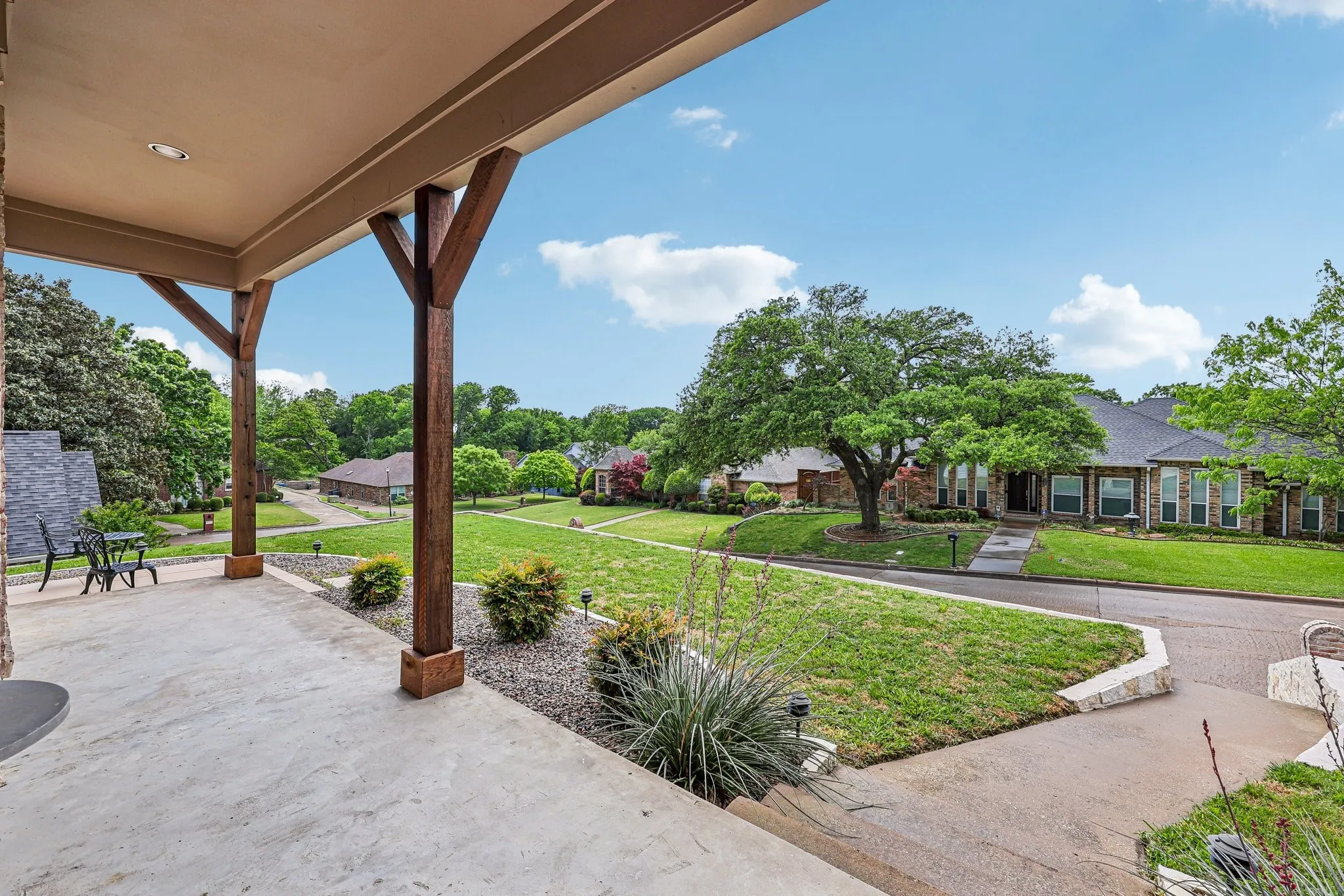 Single Family Residence For Sale in Rockwall County , 711 Ridgeview Drive, Rockwall, Texas 75087, 4 Bedroom, 4 Bathroom, 3 Garage spaces, 4,387 Sqft, built in 2008, Preowned, mls#21238945, Real Estate Agent in Rockwall, Homes For Sale in Rockwall county, Homes For Sale in Rockwall, Realtor in Rockwall Texas, Real Estate Brokerage Independent Realty Texas, Luminita Cordes Realtor