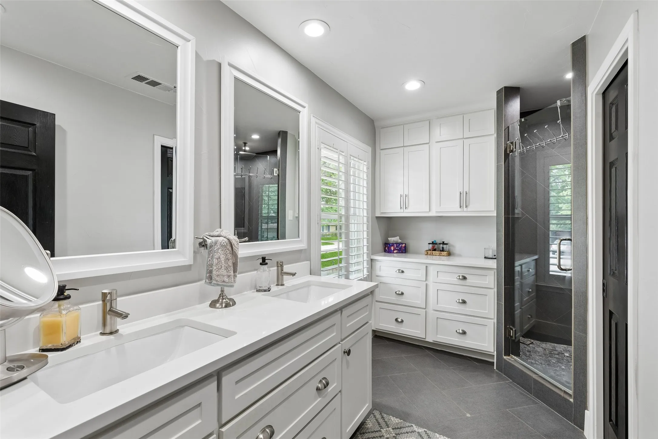 Single Family Residence For Sale in Dallas County , 2808 Reedcroft Drive, Farmers Branch, Texas 75234, 4 Bedroom, 4 Bathroom, Garage spaces, 2,608 Sqft, built in 1962, Preowned, mls#21234077, Real Estate Agent in Farmers Branch, Homes For Sale in Dallas county, Homes For Sale in Farmers Branch, Realtor in Farmers Branch Texas, Real Estate Brokerage Independent Realty Texas, Luminita Cordes Realtor