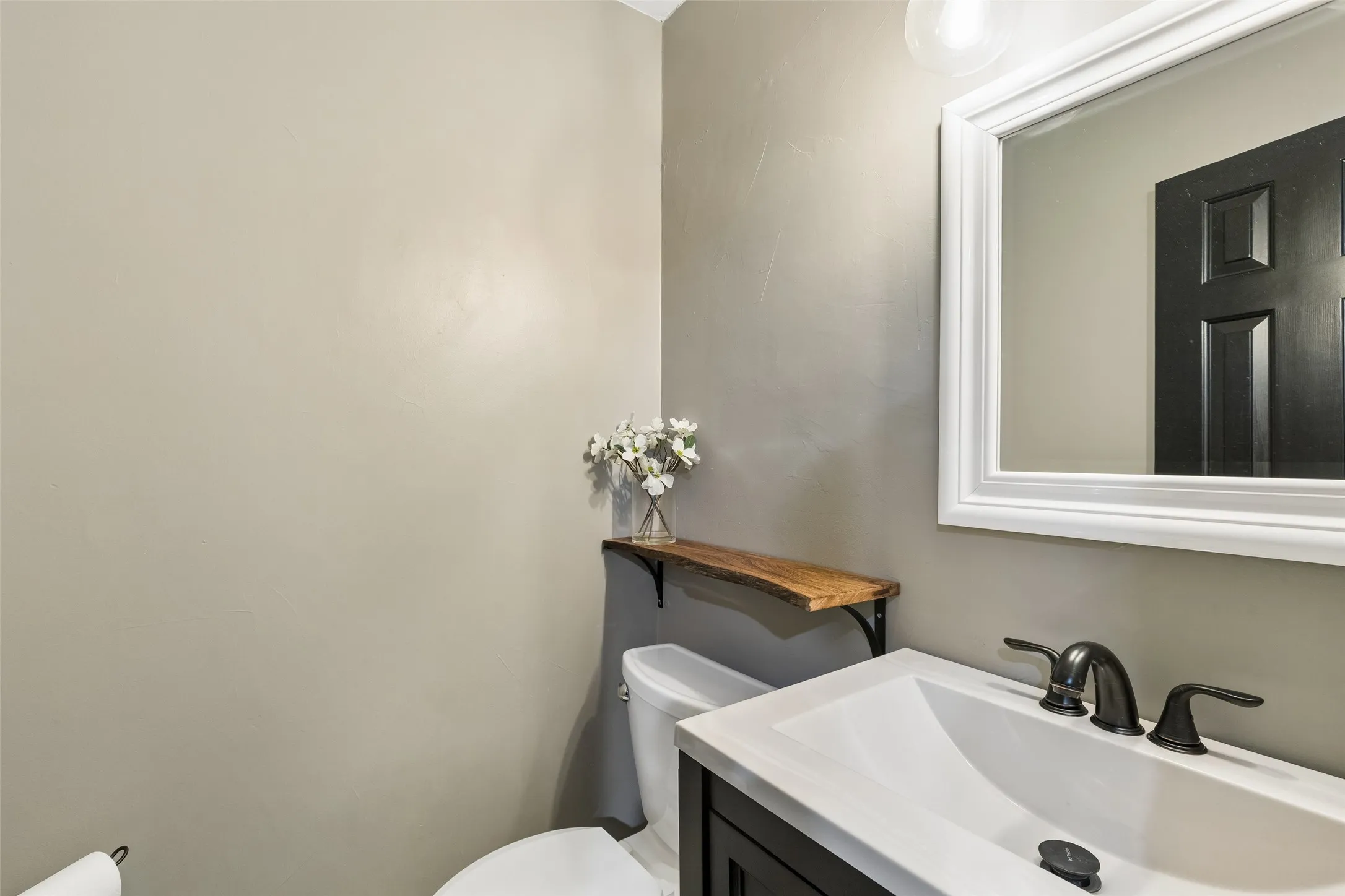 Single Family Residence For Sale in Dallas County , 2808 Reedcroft Drive, Farmers Branch, Texas 75234, 4 Bedroom, 4 Bathroom, Garage spaces, 2,608 Sqft, built in 1962, Preowned, mls#21234077, Real Estate Agent in Farmers Branch, Homes For Sale in Dallas county, Homes For Sale in Farmers Branch, Realtor in Farmers Branch Texas, Real Estate Brokerage Independent Realty Texas, Luminita Cordes Realtor