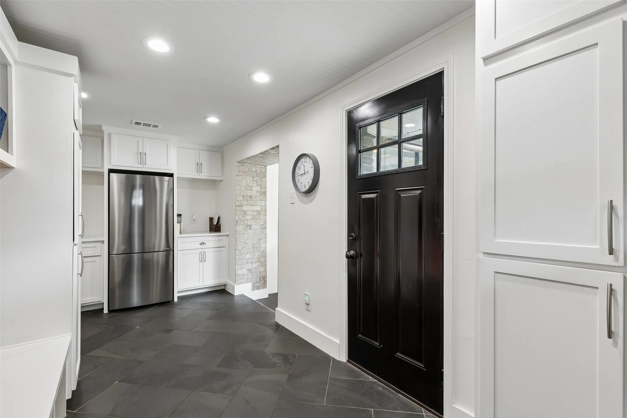 Single Family Residence For Sale in Dallas County , 2808 Reedcroft Drive, Farmers Branch, Texas 75234, 4 Bedroom, 4 Bathroom, Garage spaces, 2,608 Sqft, built in 1962, Preowned, mls#21234077, Real Estate Agent in Farmers Branch, Homes For Sale in Dallas county, Homes For Sale in Farmers Branch, Realtor in Farmers Branch Texas, Real Estate Brokerage Independent Realty Texas, Luminita Cordes Realtor