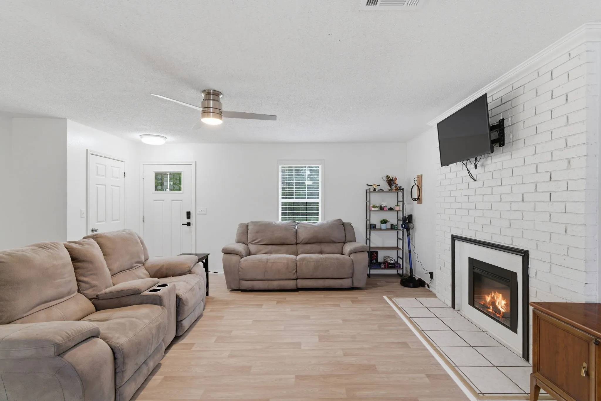 1020 Greg St