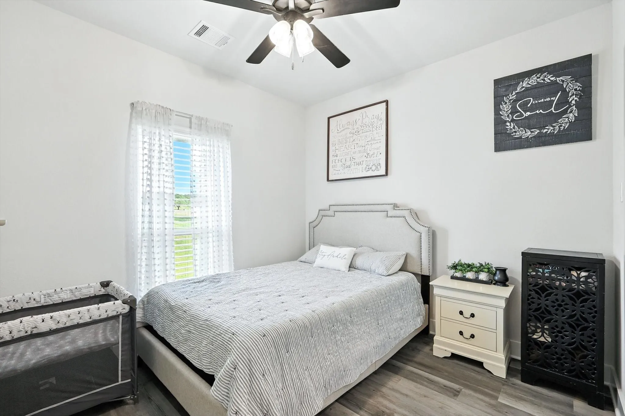 Single Family Residence For Sale in Navarro County , 7025 Lake Vista Drive, Streetman, Texas 75859, 3 Bedroom, 2 Bathroom, 3 Garage spaces, 2,100 Sqft, built in 2021, Preowned, mls#21226100, Real Estate Agent in Streetman, Homes For Sale in Navarro county, Homes For Sale in Streetman, Realtor in Streetman Texas, Real Estate Brokerage Independent Realty Texas, Luminita Cordes Realtor