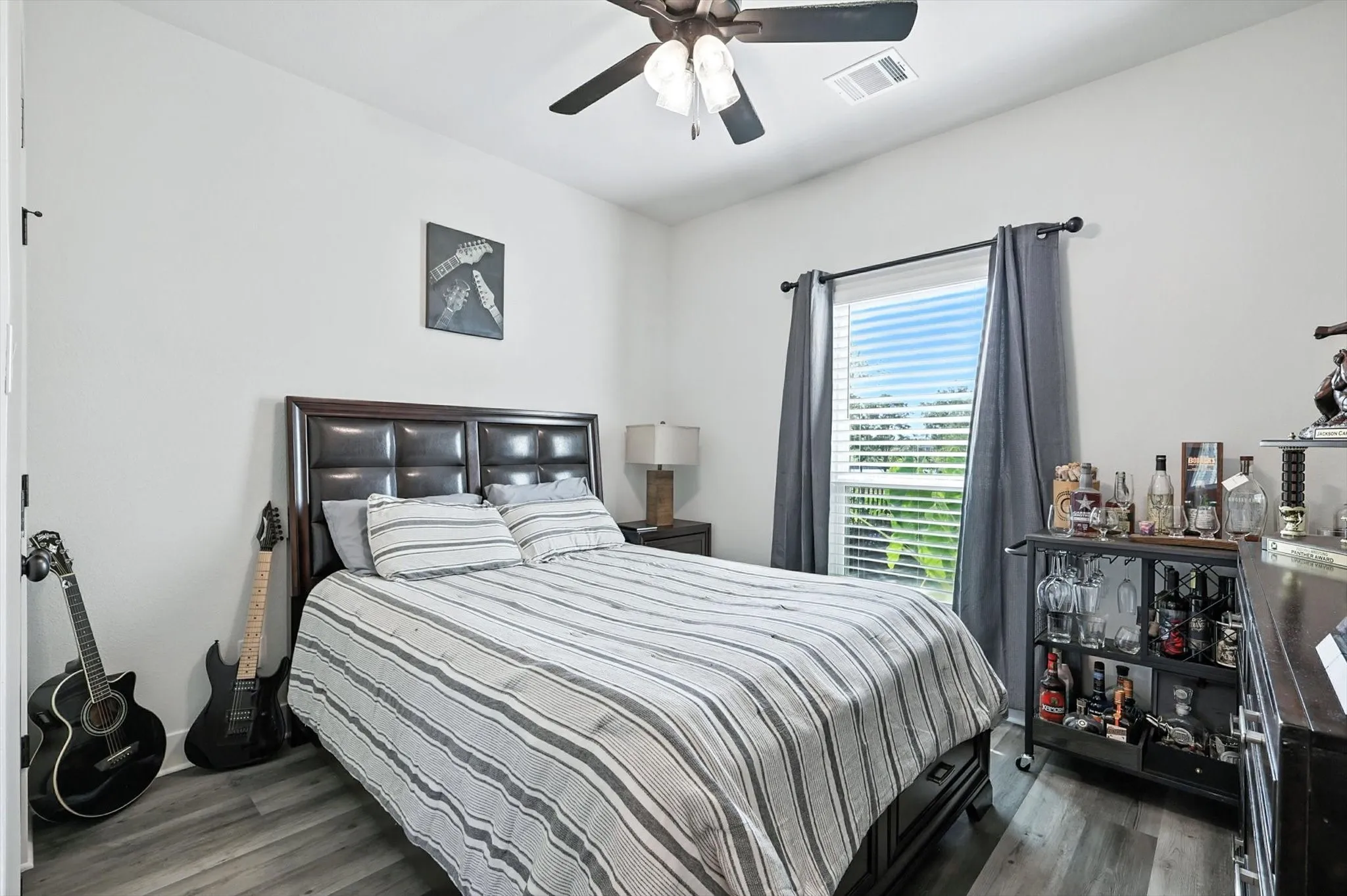 Single Family Residence For Sale in Navarro County , 7025 Lake Vista Drive, Streetman, Texas 75859, 3 Bedroom, 2 Bathroom, 3 Garage spaces, 2,100 Sqft, built in 2021, Preowned, mls#21226100, Real Estate Agent in Streetman, Homes For Sale in Navarro county, Homes For Sale in Streetman, Realtor in Streetman Texas, Real Estate Brokerage Independent Realty Texas, Luminita Cordes Realtor