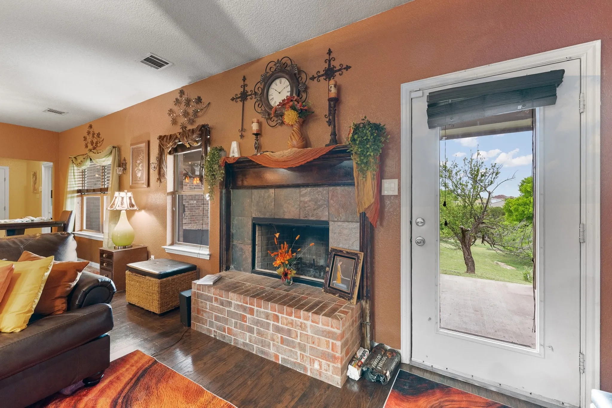 Single Family Residence For Sale in Parker County , 439 Stone Mountain, Cresson, Texas 76035, 4 Bedroom, 3 Bathroom, 2 Garage spaces, 2,470 Sqft, built in 2006, Price $585,000, mls#21239660, Real Estate Agent in Cresson, Homes For Sale in Parker county, Homes For Sale in Cresson, Realtor in Cresson Texas, Real Estate Brokerage Independent Realty Texas, Luminita Cordes Realtor