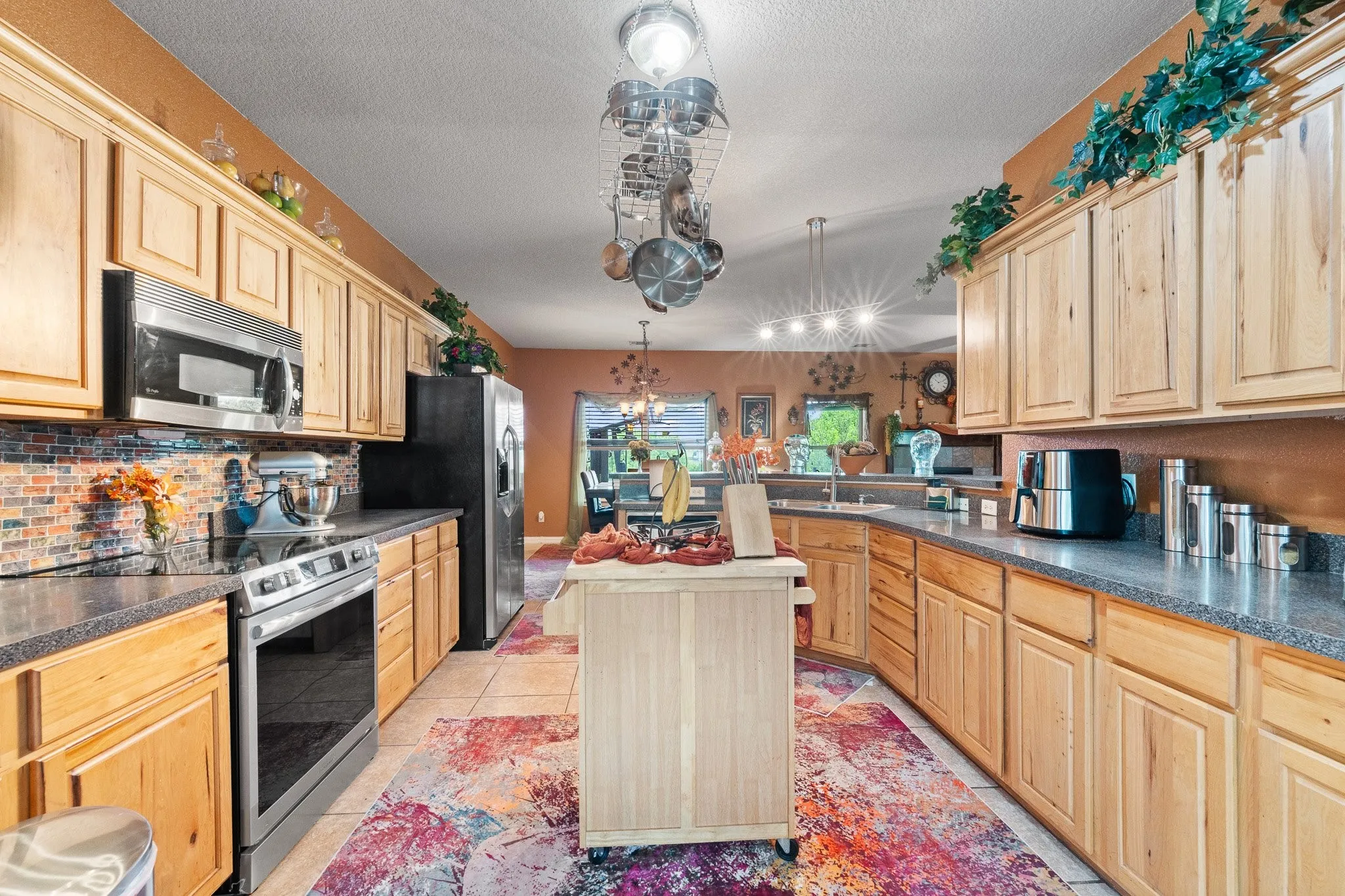 Single Family Residence For Sale in Parker County , 439 Stone Mountain, Cresson, Texas 76035, 4 Bedroom, 3 Bathroom, 2 Garage spaces, 2,470 Sqft, built in 2006, Price $585,000, mls#21239660, Real Estate Agent in Cresson, Homes For Sale in Parker county, Homes For Sale in Cresson, Realtor in Cresson Texas, Real Estate Brokerage Independent Realty Texas, Luminita Cordes Realtor