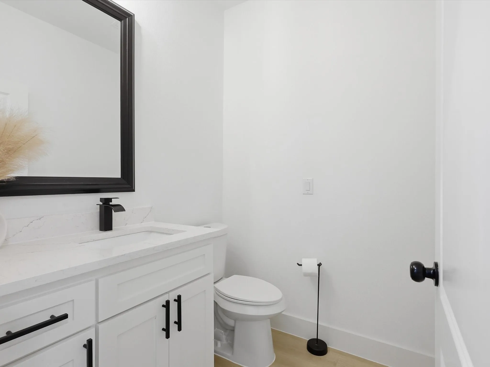 Single Family Residence For Sale in Tarrant County , 4621 Mccart Avenue, Fort Worth, Texas 76115, 3 Bedrooms, 3 Bathrooms, Garage spaces, 1,980 Sqft, built in 2023, Preowned, Price $327,500, mls#21239784, Real Estate Agent in Fort Worth, Homes For Sale in Tarrant county, Homes For Sale in Fort Worth, Realtor in Fort Worth Texas, Real Estate Brokerage Independent Realty Texas, Luminita Cordes Realtor