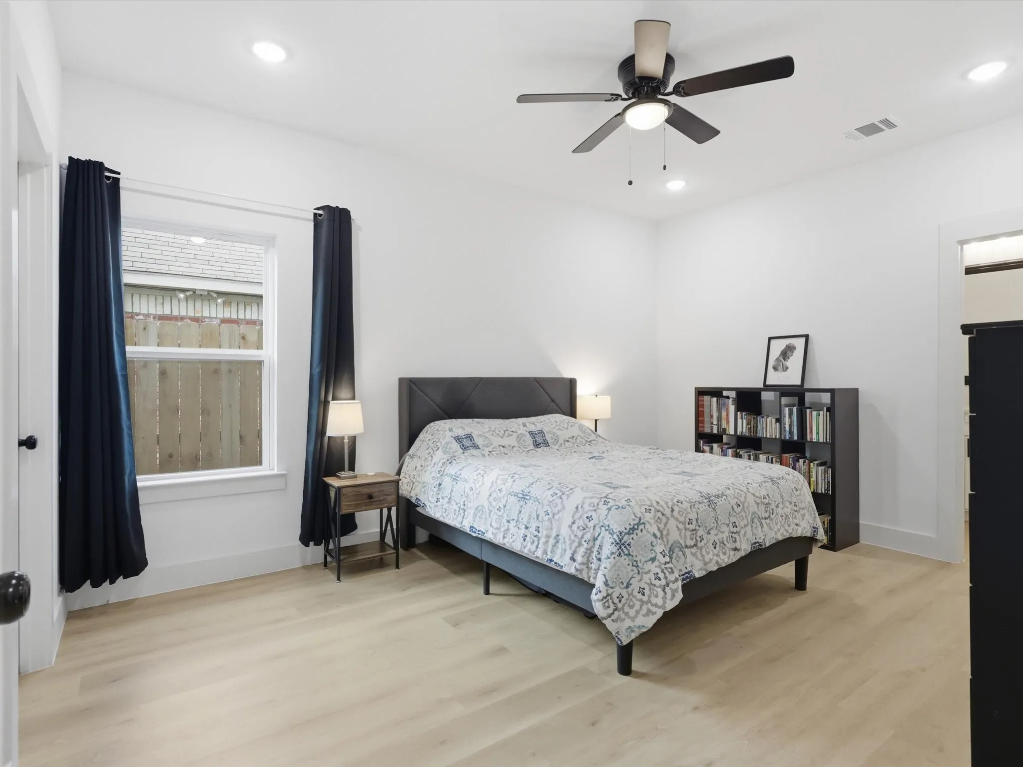 Single Family Residence For Sale in Tarrant County , 4621 Mccart Avenue, Fort Worth, Texas 76115, 3 Bedrooms, 3 Bathrooms, Garage spaces, 1,980 Sqft, built in 2023, Preowned, Price $327,500, mls#21239784, Real Estate Agent in Fort Worth, Homes For Sale in Tarrant county, Homes For Sale in Fort Worth, Realtor in Fort Worth Texas, Real Estate Brokerage Independent Realty Texas, Luminita Cordes Realtor
