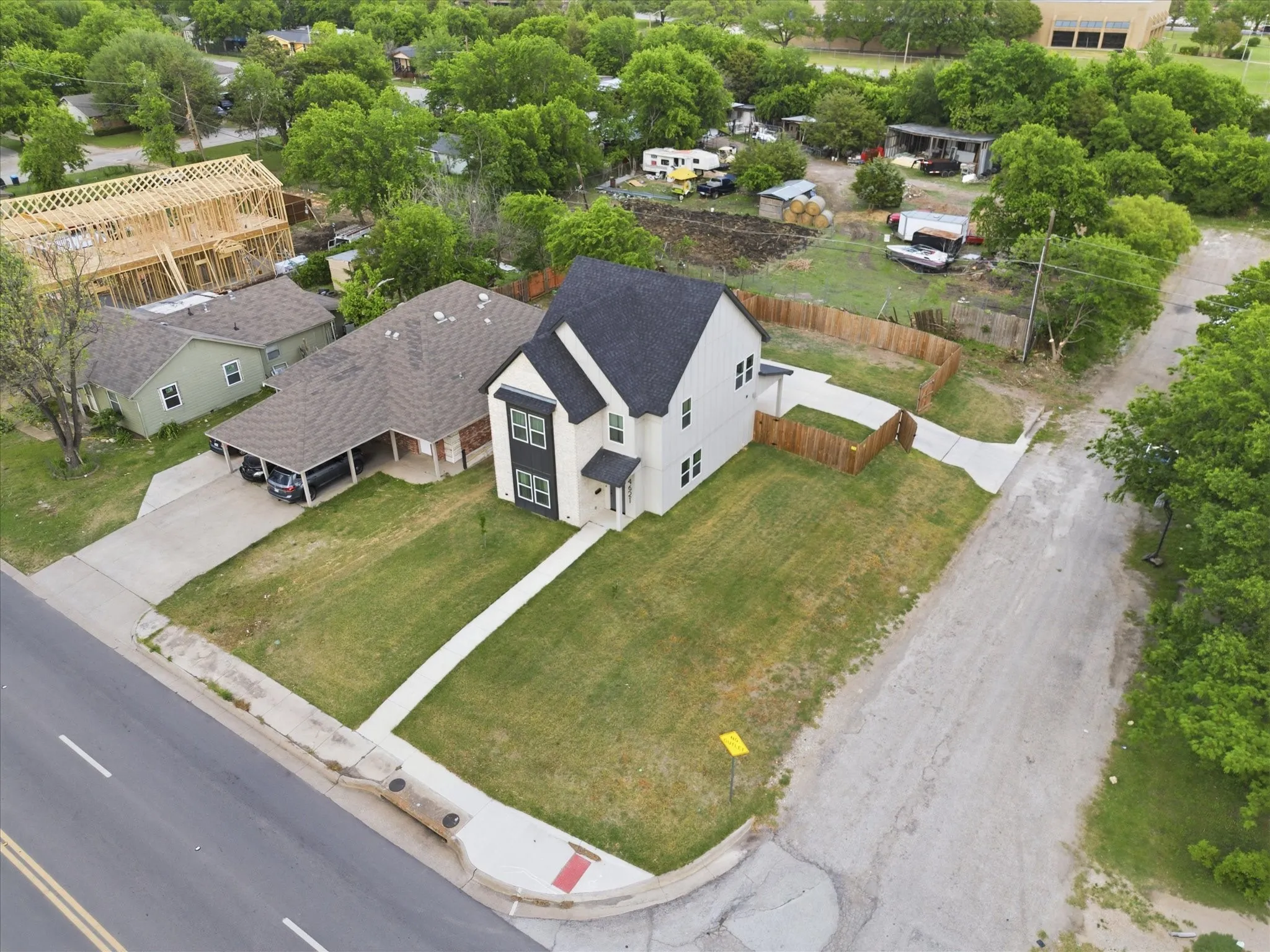 Single Family Residence For Sale in Tarrant County , 4621 Mccart Avenue, Fort Worth, Texas 76115, 3 Bedrooms, 3 Bathrooms, Garage spaces, 1,980 Sqft, built in 2023, Preowned, Price $327,500, mls#21239784, Real Estate Agent in Fort Worth, Homes For Sale in Tarrant county, Homes For Sale in Fort Worth, Realtor in Fort Worth Texas, Real Estate Brokerage Independent Realty Texas, Luminita Cordes Realtor