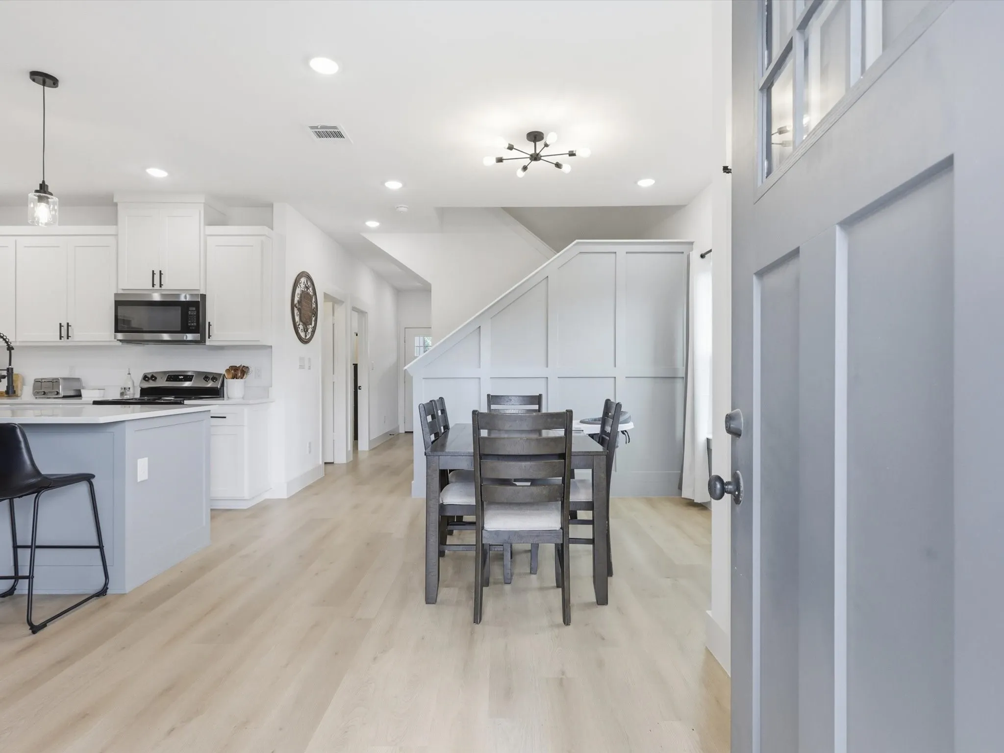 Single Family Residence For Sale in Tarrant County , 4621 Mccart Avenue, Fort Worth, Texas 76115, 3 Bedrooms, 3 Bathrooms, Garage spaces, 1,980 Sqft, built in 2023, Preowned, Price $327,500, mls#21239784, Real Estate Agent in Fort Worth, Homes For Sale in Tarrant county, Homes For Sale in Fort Worth, Realtor in Fort Worth Texas, Real Estate Brokerage Independent Realty Texas, Luminita Cordes Realtor