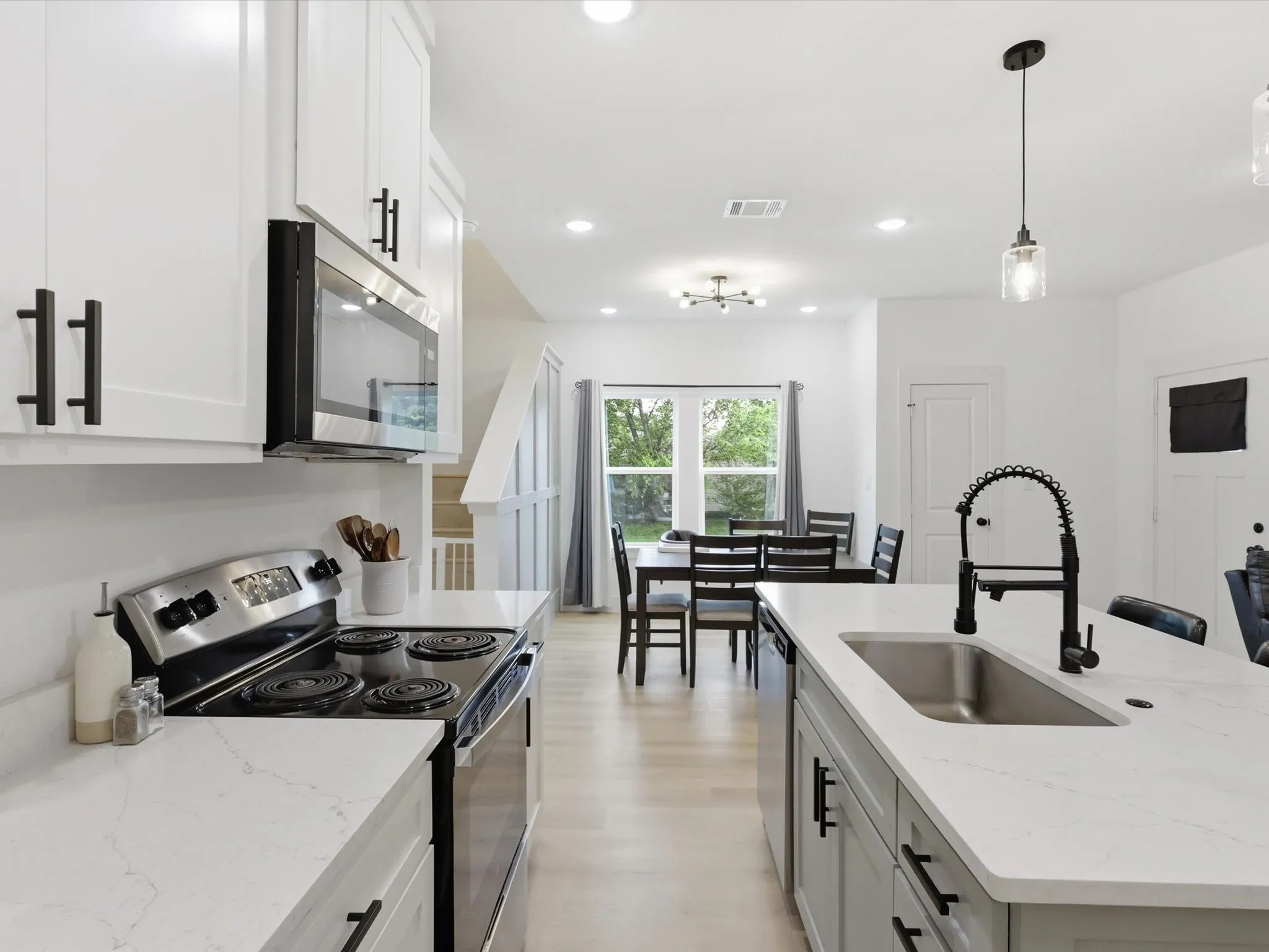 Single Family Residence For Sale in Tarrant County , 4621 Mccart Avenue, Fort Worth, Texas 76115, 3 Bedrooms, 3 Bathrooms, Garage spaces, 1,980 Sqft, built in 2023, Preowned, Price $327,500, mls#21239784, Real Estate Agent in Fort Worth, Homes For Sale in Tarrant county, Homes For Sale in Fort Worth, Realtor in Fort Worth Texas, Real Estate Brokerage Independent Realty Texas, Luminita Cordes Realtor