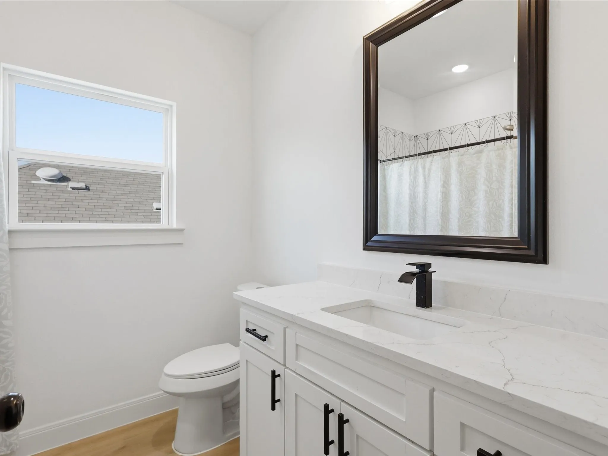 Single Family Residence For Sale in Tarrant County , 4621 Mccart Avenue, Fort Worth, Texas 76115, 3 Bedrooms, 3 Bathrooms, Garage spaces, 1,980 Sqft, built in 2023, Preowned, Price $327,500, mls#21239784, Real Estate Agent in Fort Worth, Homes For Sale in Tarrant county, Homes For Sale in Fort Worth, Realtor in Fort Worth Texas, Real Estate Brokerage Independent Realty Texas, Luminita Cordes Realtor