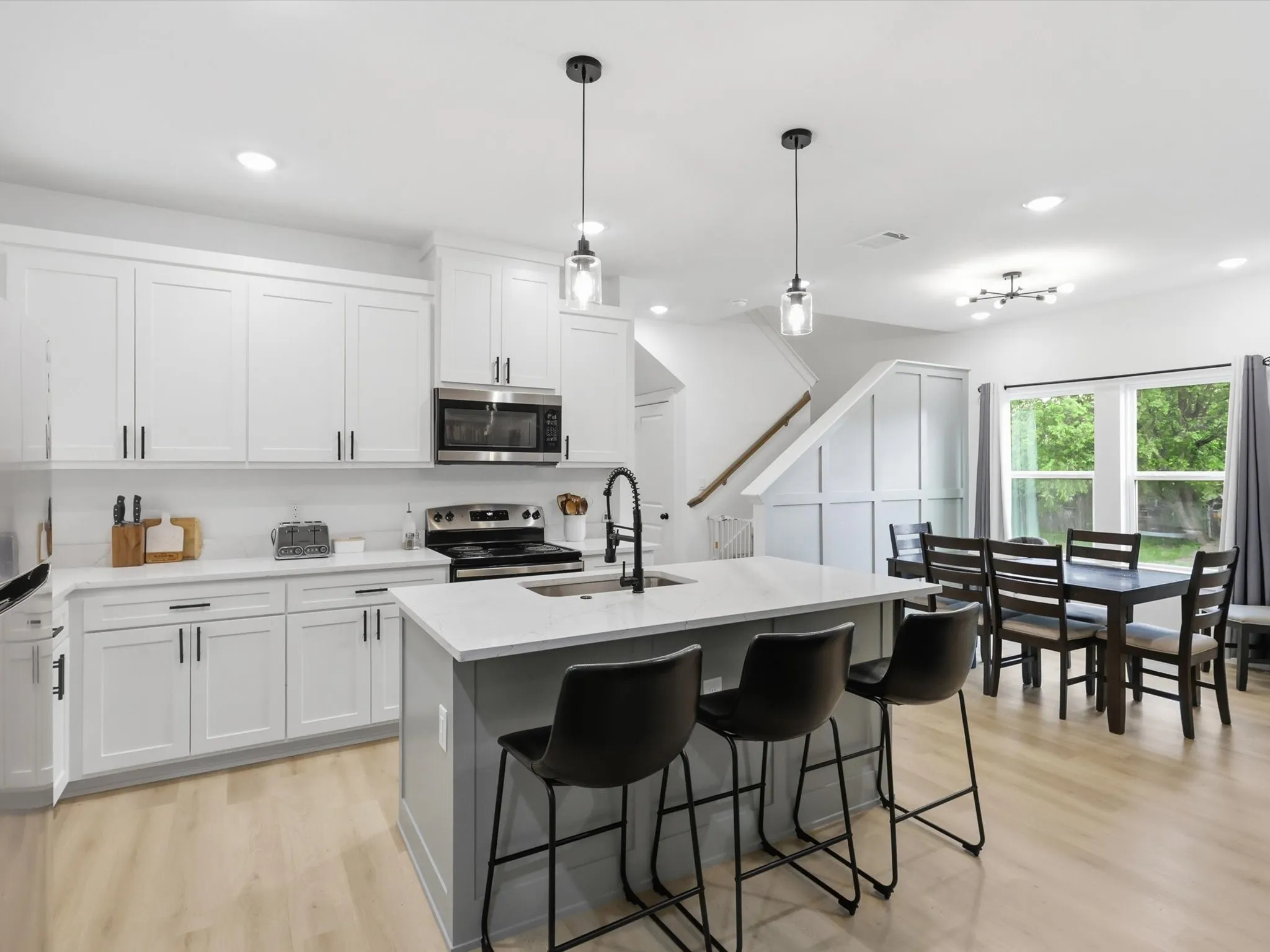 Single Family Residence For Sale in Tarrant County , 4621 Mccart Avenue, Fort Worth, Texas 76115, 3 Bedrooms, 3 Bathrooms, Garage spaces, 1,980 Sqft, built in 2023, Preowned, Price $327,500, mls#21239784, Real Estate Agent in Fort Worth, Homes For Sale in Tarrant county, Homes For Sale in Fort Worth, Realtor in Fort Worth Texas, Real Estate Brokerage Independent Realty Texas, Luminita Cordes Realtor