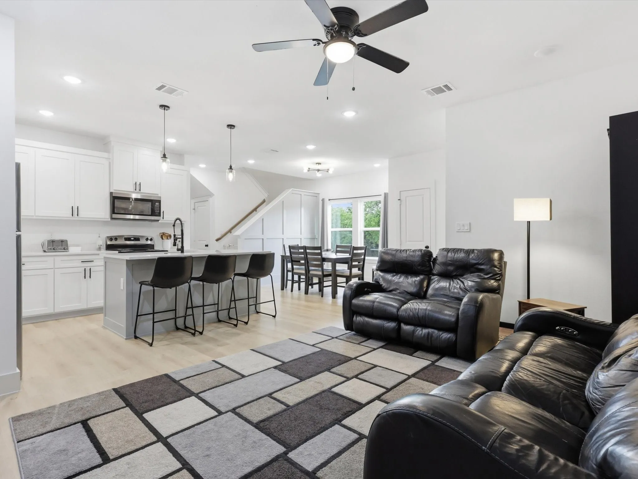 Single Family Residence For Sale in Tarrant County , 4621 Mccart Avenue, Fort Worth, Texas 76115, 3 Bedrooms, 3 Bathrooms, Garage spaces, 1,980 Sqft, built in 2023, Preowned, Price $327,500, mls#21239784, Real Estate Agent in Fort Worth, Homes For Sale in Tarrant county, Homes For Sale in Fort Worth, Realtor in Fort Worth Texas, Real Estate Brokerage Independent Realty Texas, Luminita Cordes Realtor