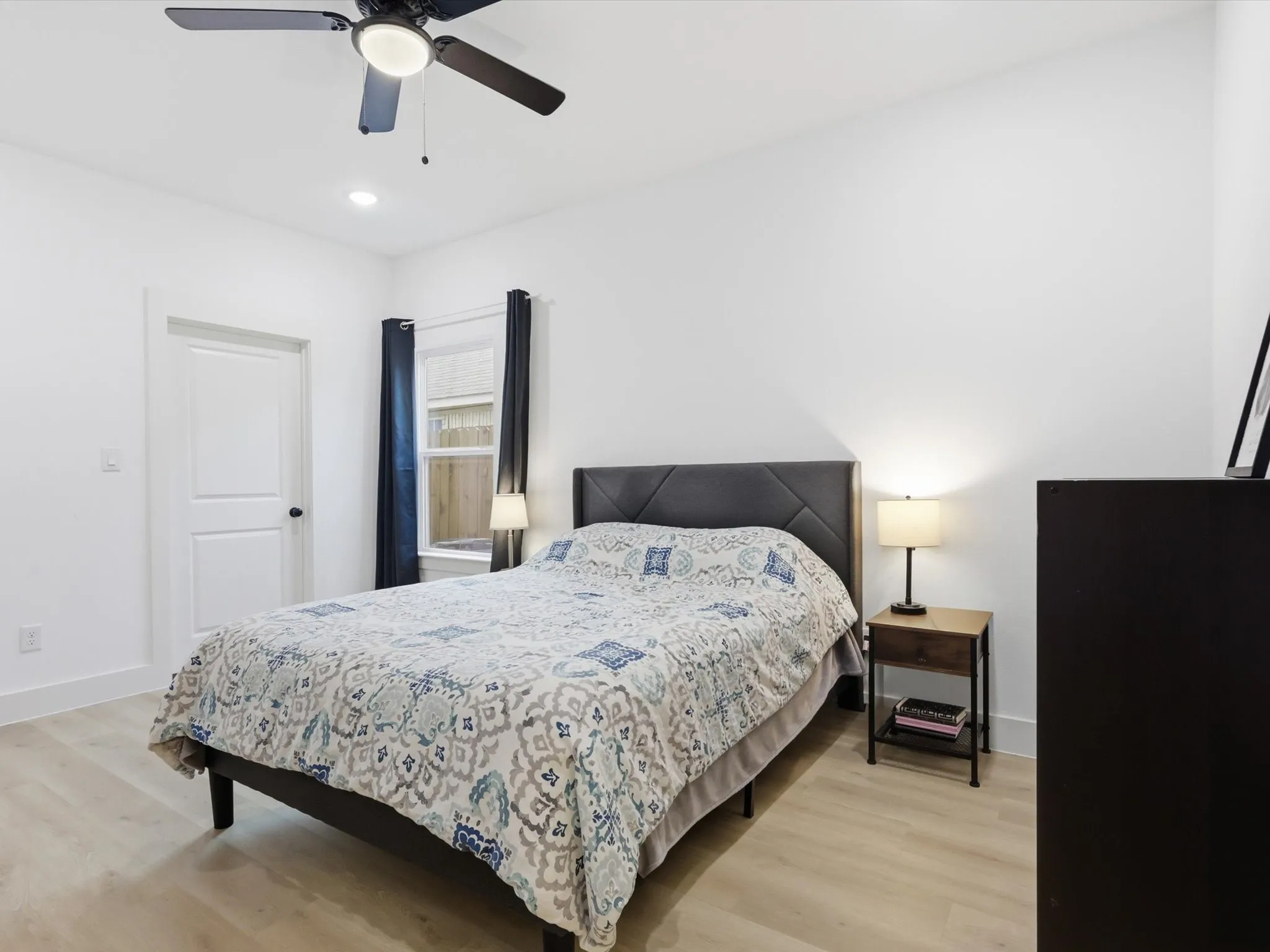 Single Family Residence For Sale in Tarrant County , 4621 Mccart Avenue, Fort Worth, Texas 76115, 3 Bedrooms, 3 Bathrooms, Garage spaces, 1,980 Sqft, built in 2023, Preowned, Price $327,500, mls#21239784, Real Estate Agent in Fort Worth, Homes For Sale in Tarrant county, Homes For Sale in Fort Worth, Realtor in Fort Worth Texas, Real Estate Brokerage Independent Realty Texas, Luminita Cordes Realtor