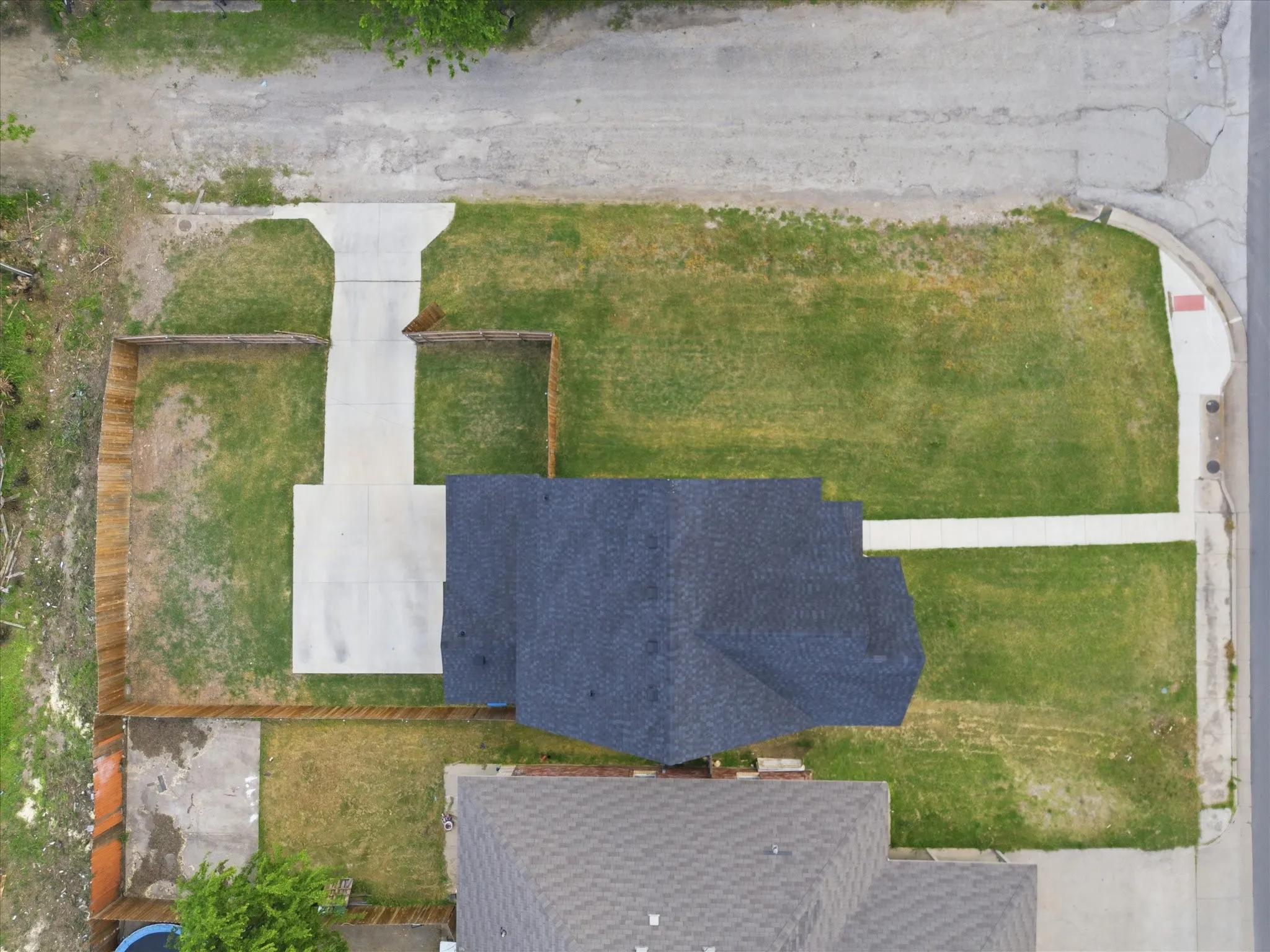 Single Family Residence For Sale in Tarrant County , 4621 Mccart Avenue, Fort Worth, Texas 76115, 3 Bedrooms, 3 Bathrooms, Garage spaces, 1,980 Sqft, built in 2023, Preowned, Price $327,500, mls#21239784, Real Estate Agent in Fort Worth, Homes For Sale in Tarrant county, Homes For Sale in Fort Worth, Realtor in Fort Worth Texas, Real Estate Brokerage Independent Realty Texas, Luminita Cordes Realtor