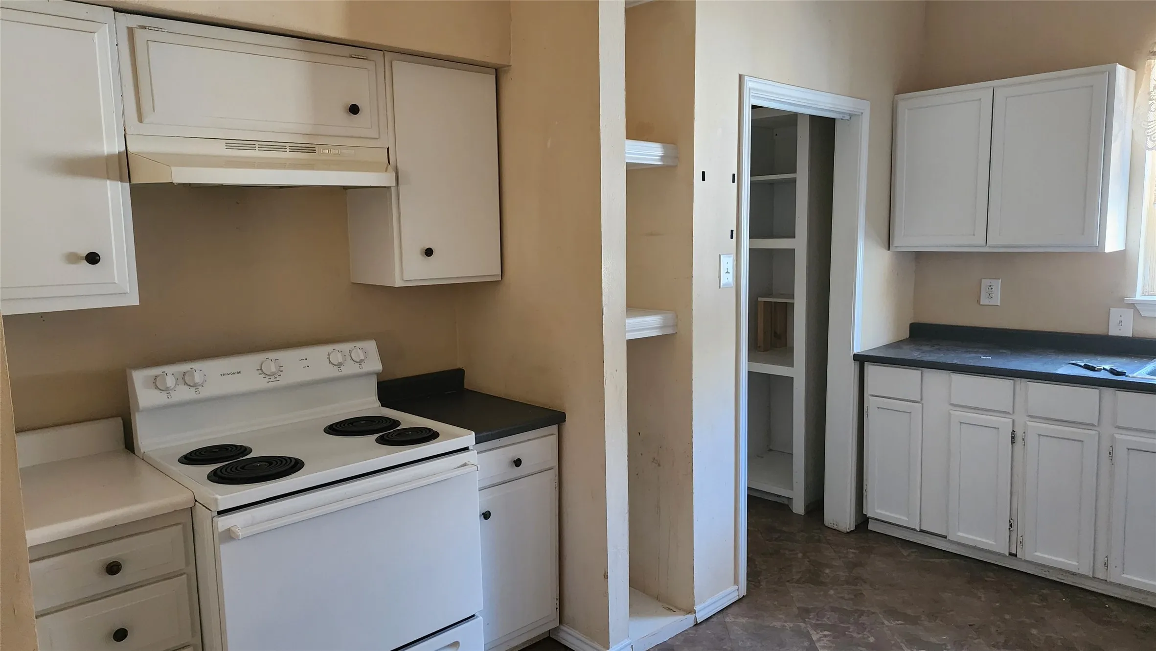 Duplex For Sale in Eastland County , 301 W Patterson Street W 2, Eastland, Texas 76448, 3 Bedroom, 3 Bathroom, Garage spaces, 0 Sqft, built in 1920, Preowned, mls#21240005, Real Estate Agent in Eastland, Homes For Sale in Eastland county, Homes For Sale in Eastland, Realtor in Eastland Texas, Real Estate Brokerage Independent Realty Texas, Luminita Cordes Realtor