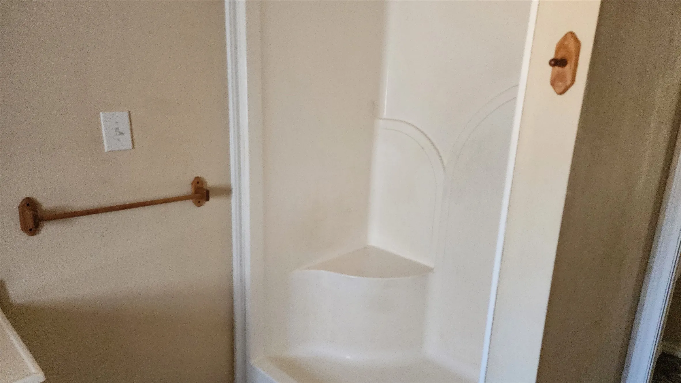 Duplex For Sale in Eastland County , 301 W Patterson Street W 2, Eastland, Texas 76448, 3 Bedroom, 3 Bathroom, Garage spaces, 0 Sqft, built in 1920, Preowned, mls#21240005, Real Estate Agent in Eastland, Homes For Sale in Eastland county, Homes For Sale in Eastland, Realtor in Eastland Texas, Real Estate Brokerage Independent Realty Texas, Luminita Cordes Realtor