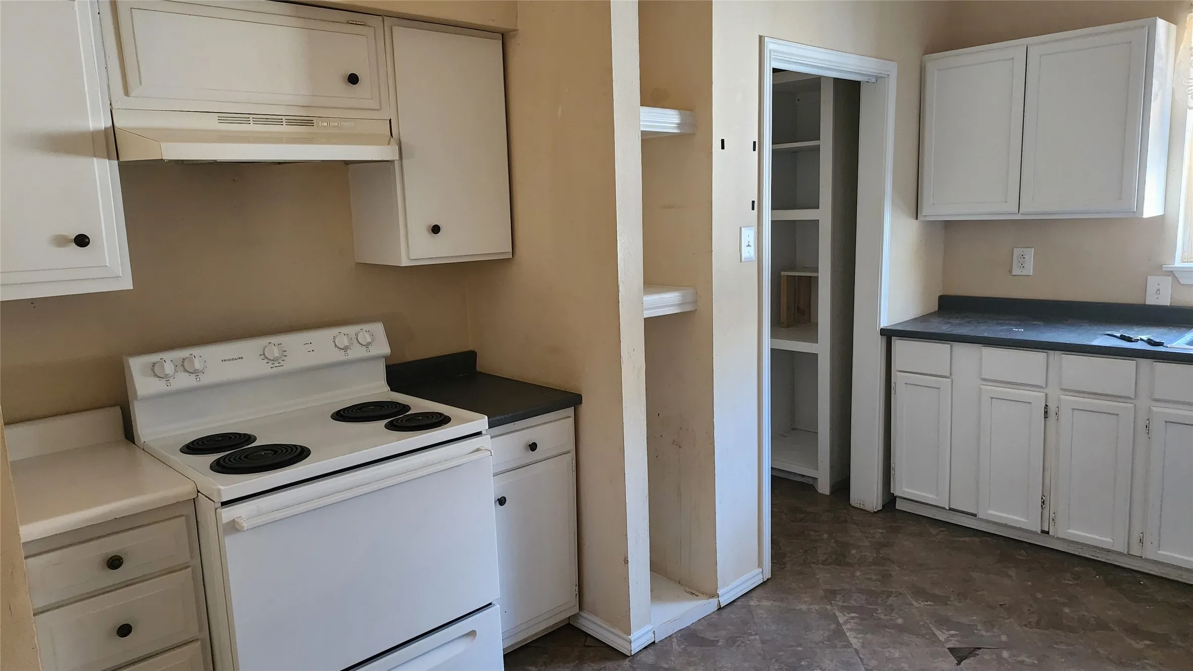 Duplex For Sale in Eastland County , 301 W Patterson Street W 2, Eastland, Texas 76448, 3 Bedroom, 3 Bathroom, Garage spaces, 0 Sqft, built in 1920, Preowned, mls#21240005, Real Estate Agent in Eastland, Homes For Sale in Eastland county, Homes For Sale in Eastland, Realtor in Eastland Texas, Real Estate Brokerage Independent Realty Texas, Luminita Cordes Realtor