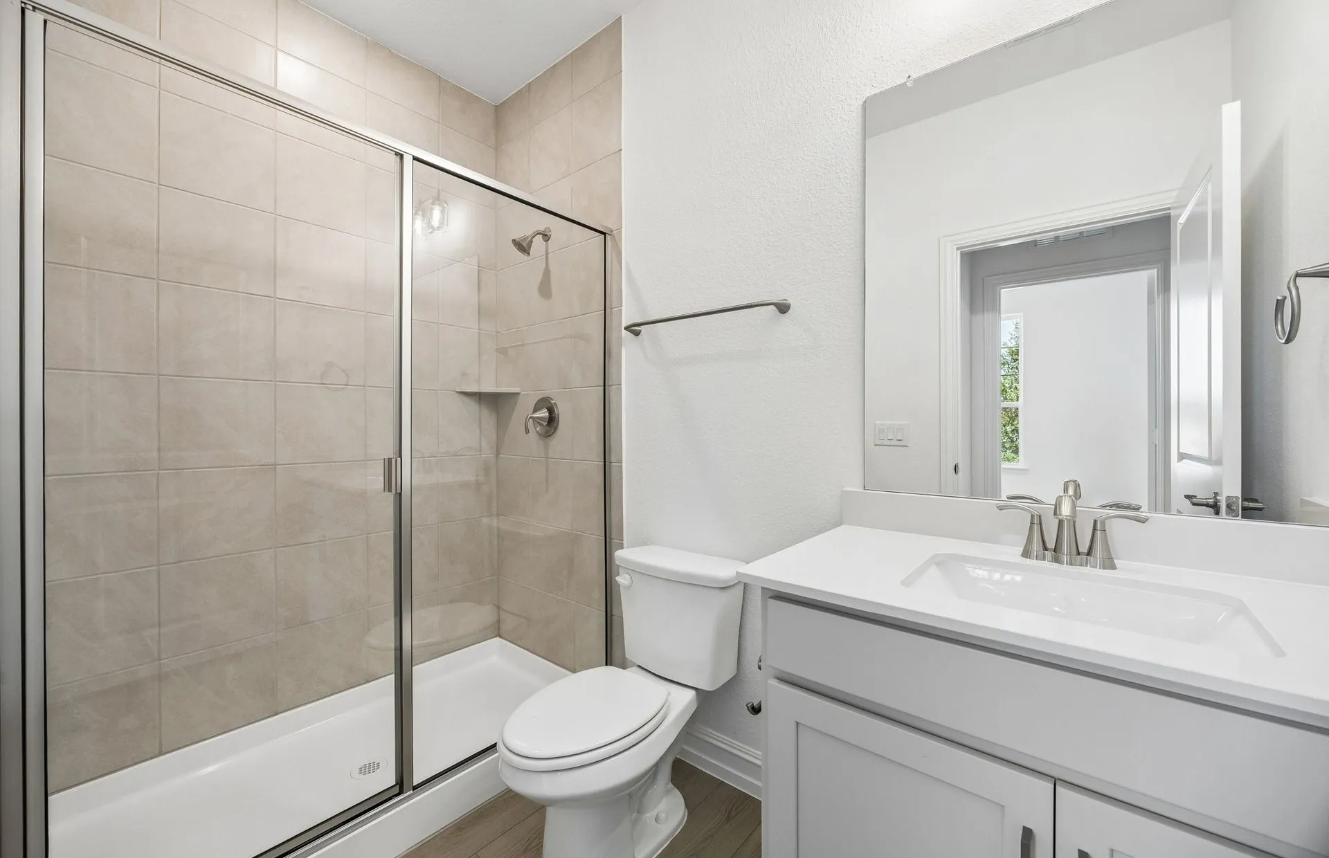Secondary bath on first level